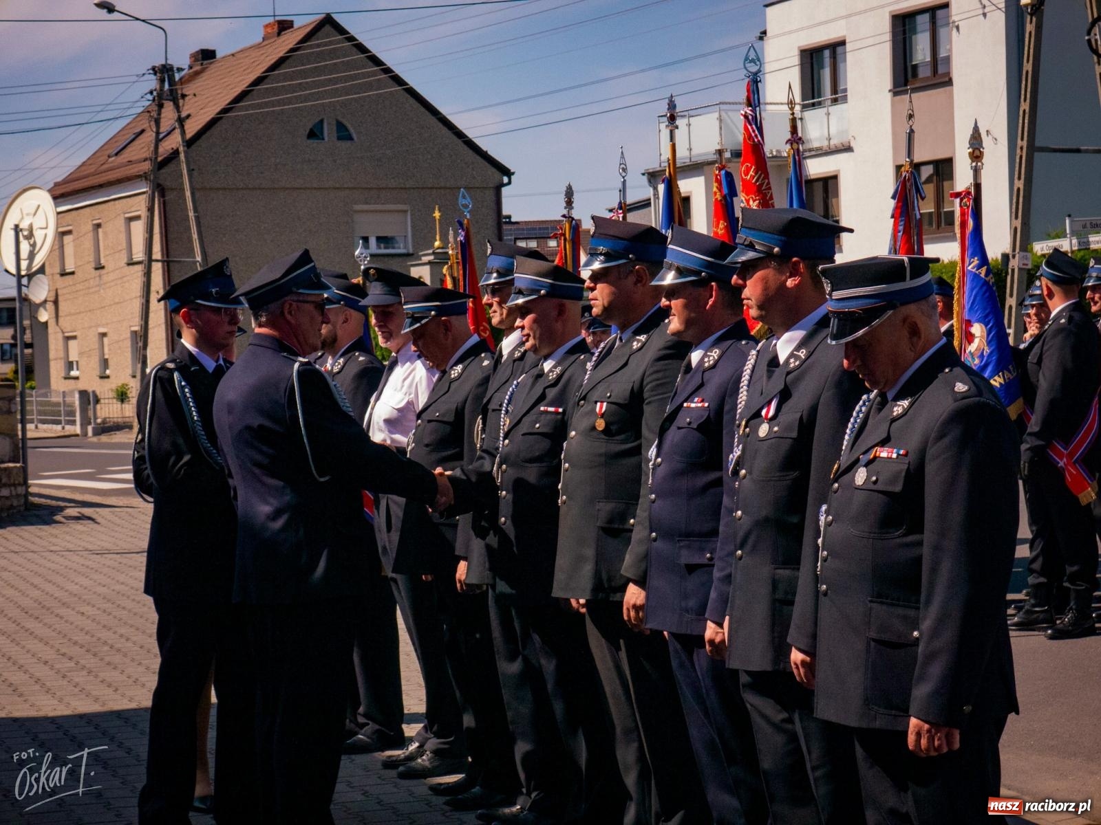 Zdjęcie w galerii na portalu naszraciborz.pl: Stulecie OSP Owsiszcze. Uroczysta msza, apel i odznaczenia dla zasłużonych druhów wiadomości z regionu