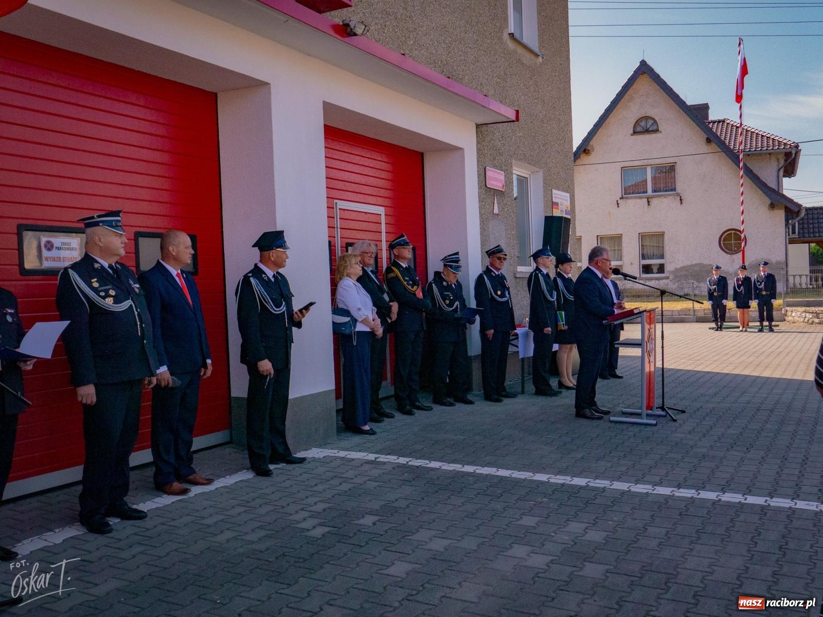 Zdjęcie w galerii na portalu naszraciborz.pl: Stulecie OSP Owsiszcze. Uroczysta msza, apel i odznaczenia dla zasłużonych druhów wiadomości z regionu