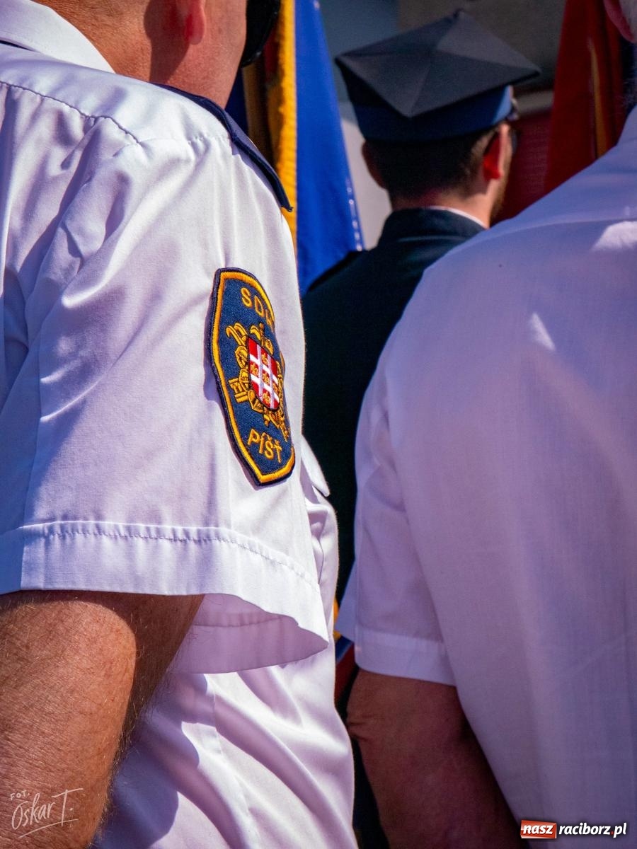 Zdjęcie w galerii na portalu naszraciborz.pl: Stulecie OSP Owsiszcze. Uroczysta msza, apel i odznaczenia dla zasłużonych druhów wiadomości z regionu