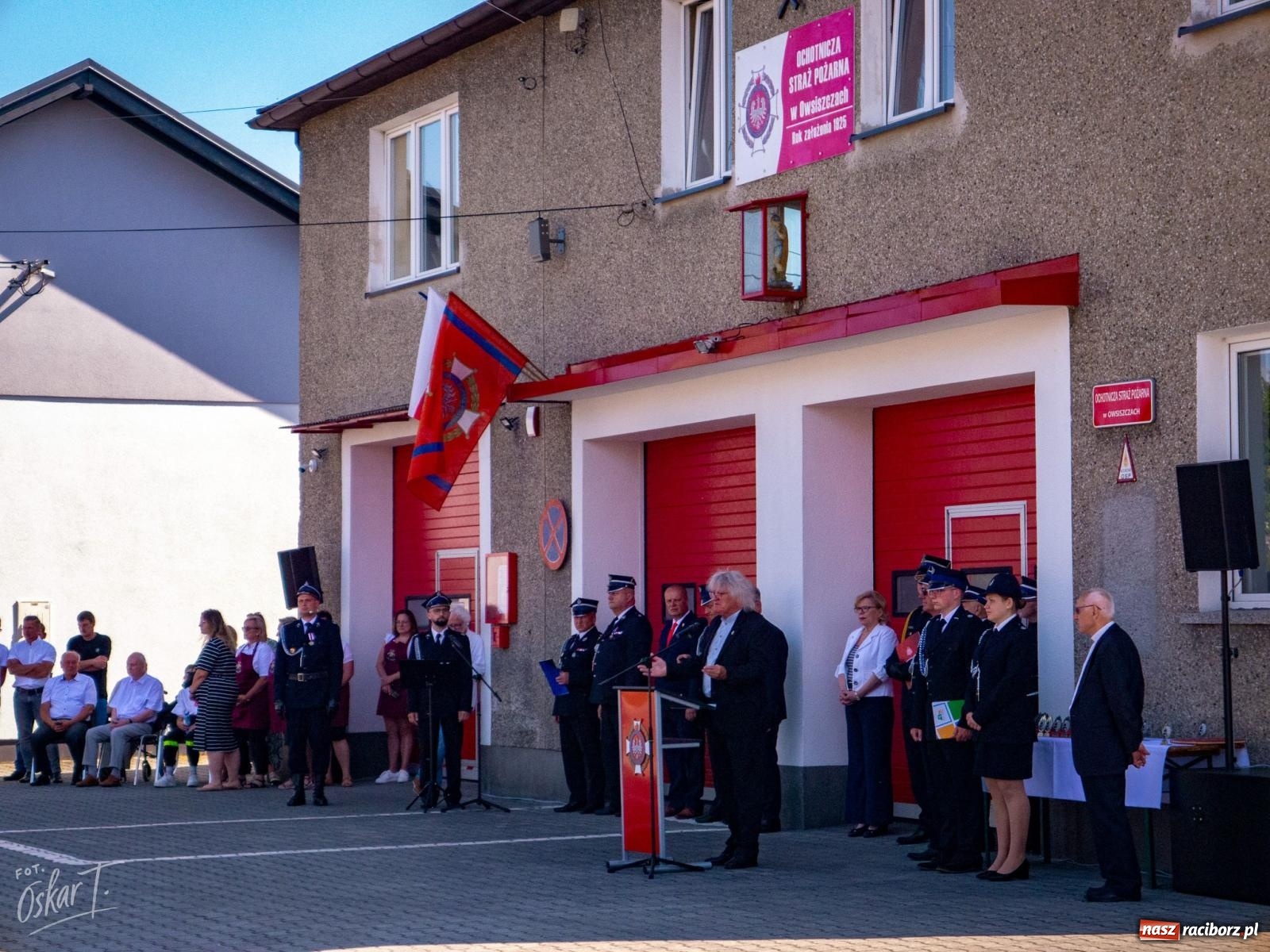 Zdjęcie w galerii na portalu naszraciborz.pl: Stulecie OSP Owsiszcze. Uroczysta msza, apel i odznaczenia dla zasłużonych druhów wiadomości z regionu