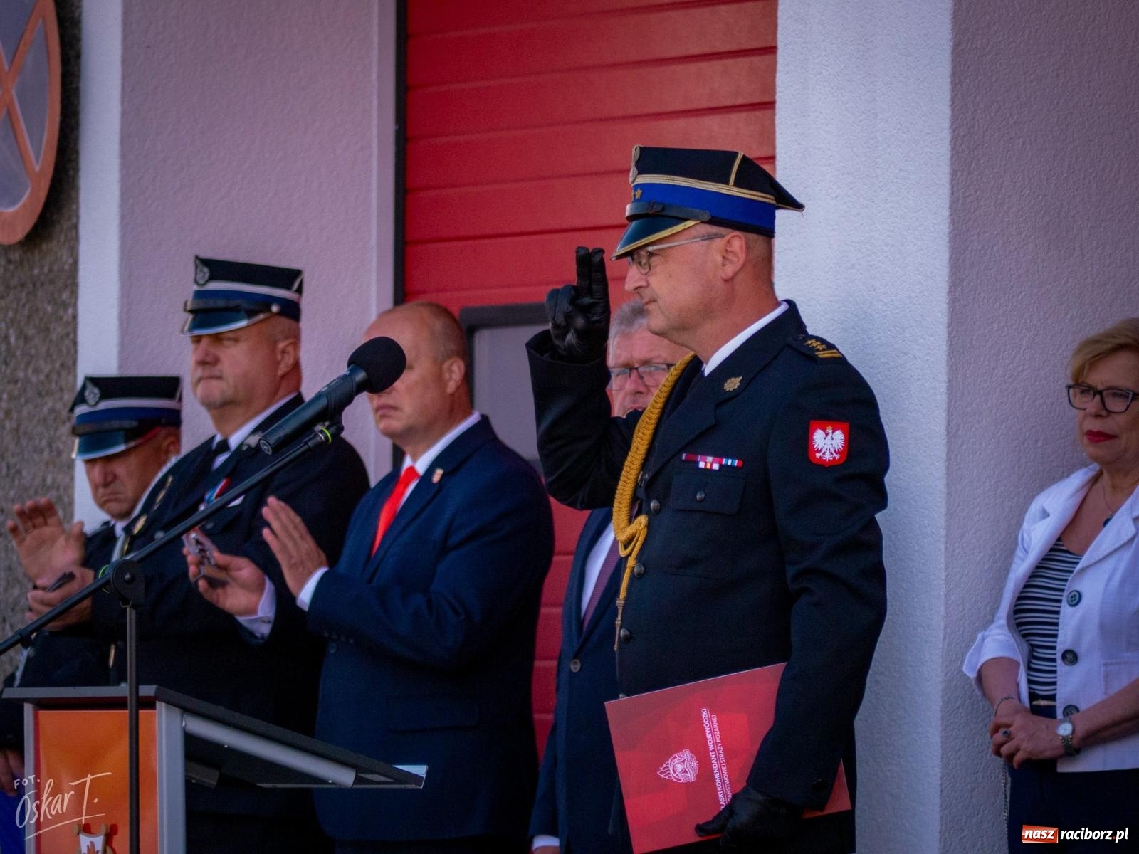 Zdjęcie w galerii na portalu naszraciborz.pl: Stulecie OSP Owsiszcze. Uroczysta msza, apel i odznaczenia dla zasłużonych druhów wiadomości z regionu