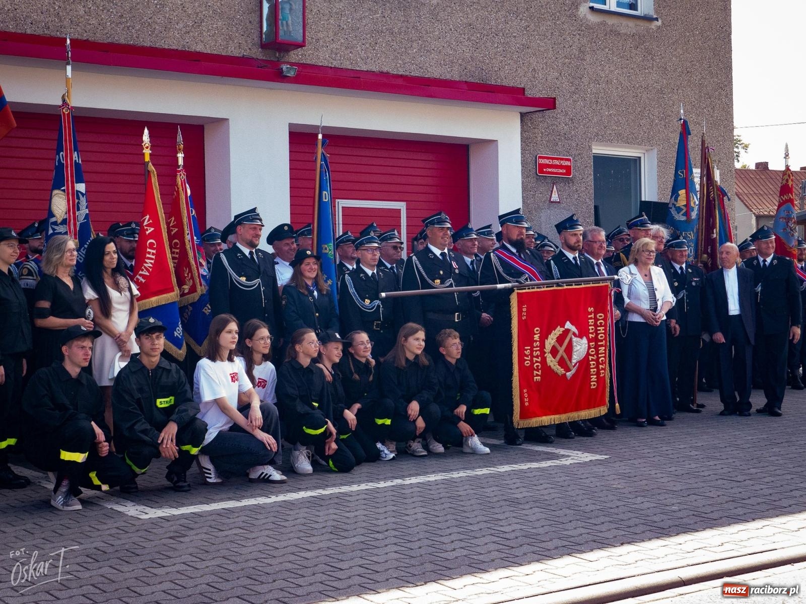 Zdjęcie w galerii na portalu naszraciborz.pl: Stulecie OSP Owsiszcze. Uroczysta msza, apel i odznaczenia dla zasłużonych druhów wiadomości z regionu