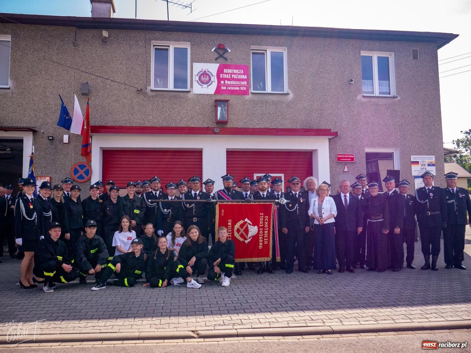 Zdjęcie w galerii na portalu naszraciborz.pl: Stulecie OSP Owsiszcze. Uroczysta msza, apel i odznaczenia dla zasłużonych druhów wiadomości z regionu
