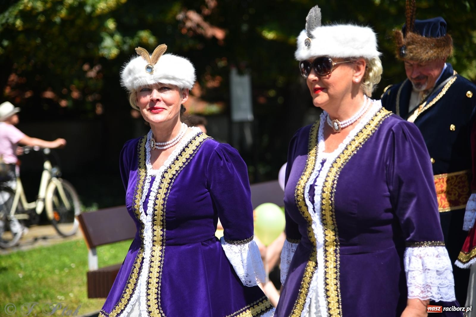 Zdjęcie w galerii na portalu naszraciborz.pl: Śląska mozaika na zamku. Korowód i barwy kultur na dziedzińcu Piastów wiadomości z regionu