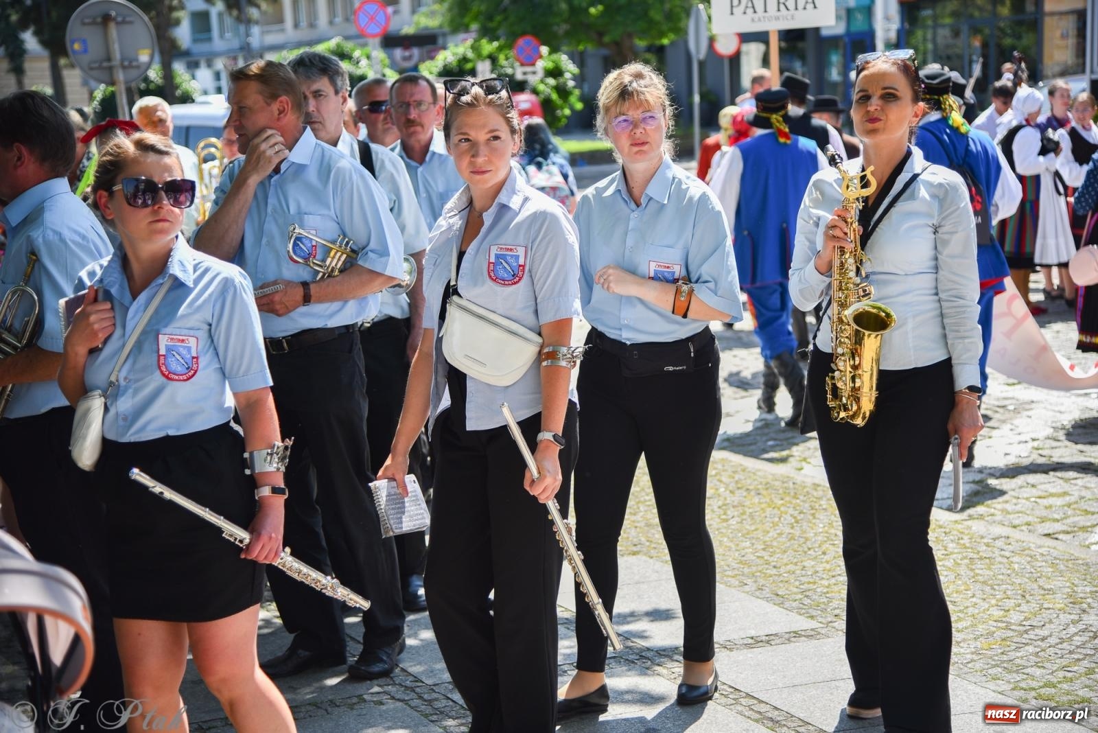 Zdjęcie w galerii na portalu naszraciborz.pl: Śląska mozaika na zamku. Korowód i barwy kultur na dziedzińcu Piastów wiadomości z regionu