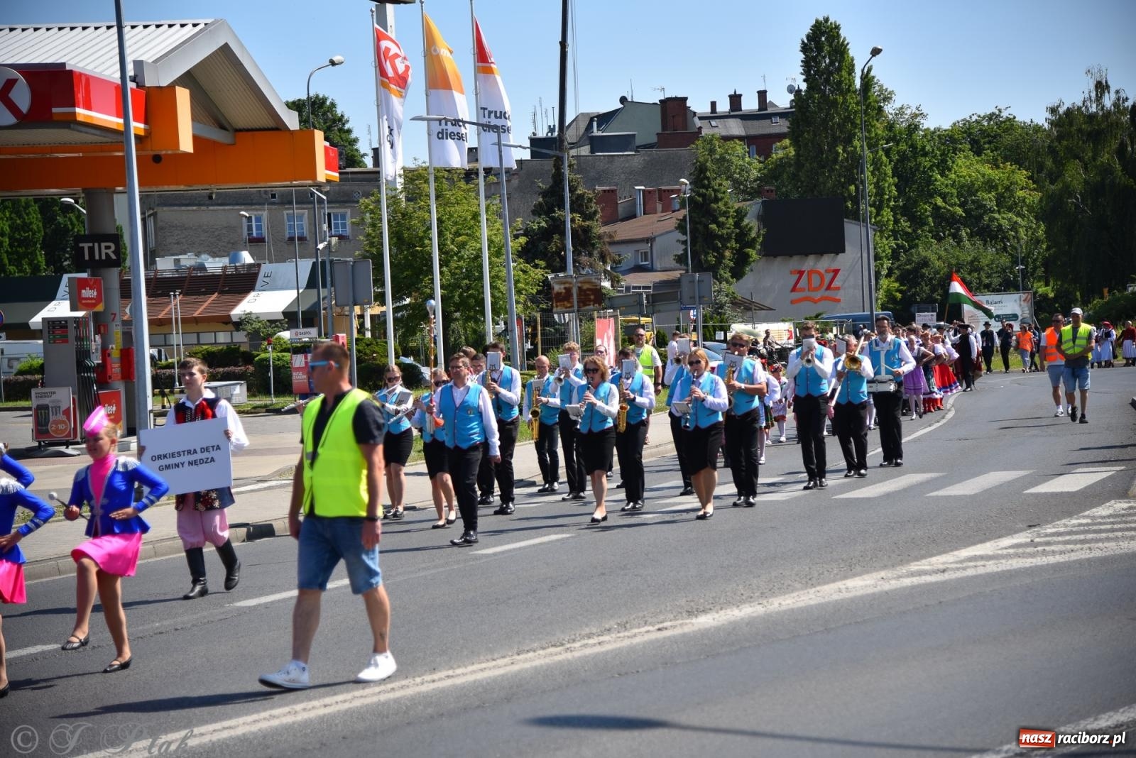 Zdjęcie w galerii na portalu naszraciborz.pl: Śląska mozaika na zamku. Korowód i barwy kultur na dziedzińcu Piastów wiadomości z regionu