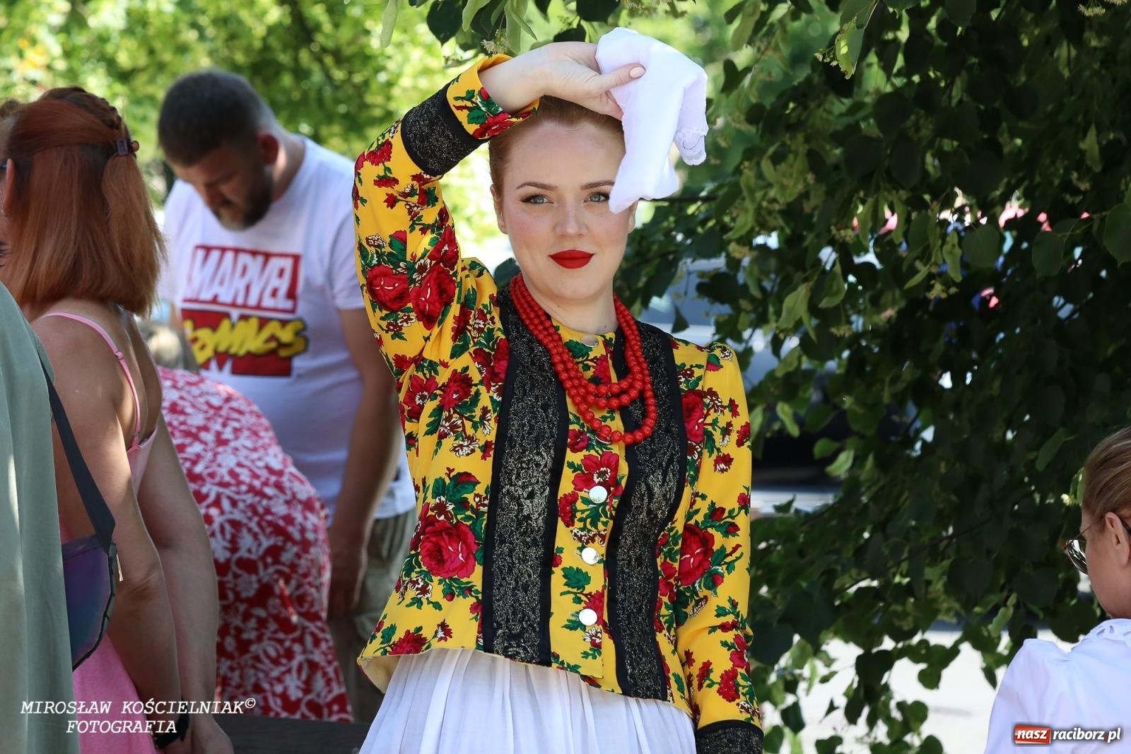 Zdjęcie w galerii na portalu naszraciborz.pl: Śląska mozaika na zamku. Korowód i barwy kultur na dziedzińcu Piastów wiadomości z regionu