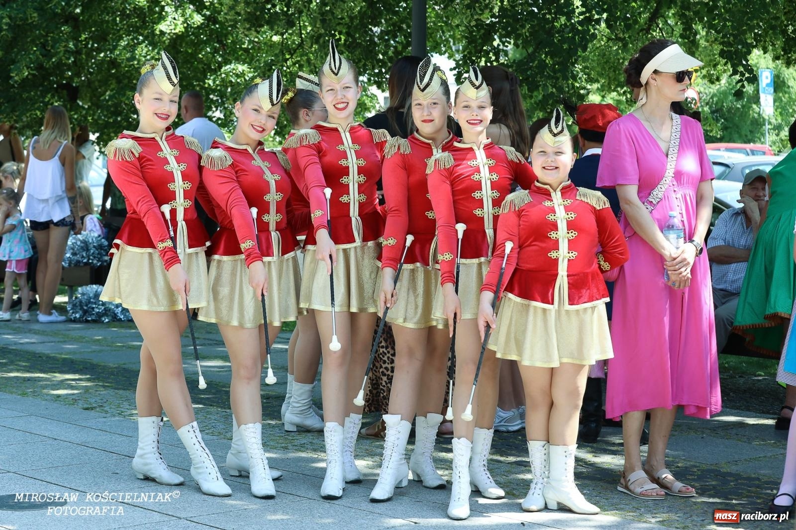 Zdjęcie w galerii na portalu naszraciborz.pl: Śląska mozaika na zamku. Korowód i barwy kultur na dziedzińcu Piastów wiadomości z regionu