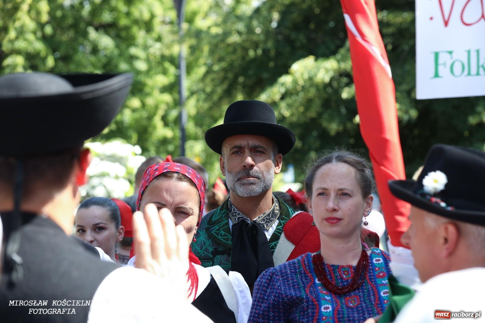 Zdjęcie w galerii na portalu naszraciborz.pl: Śląska mozaika na zamku. Korowód i barwy kultur na dziedzińcu Piastów wiadomości z regionu