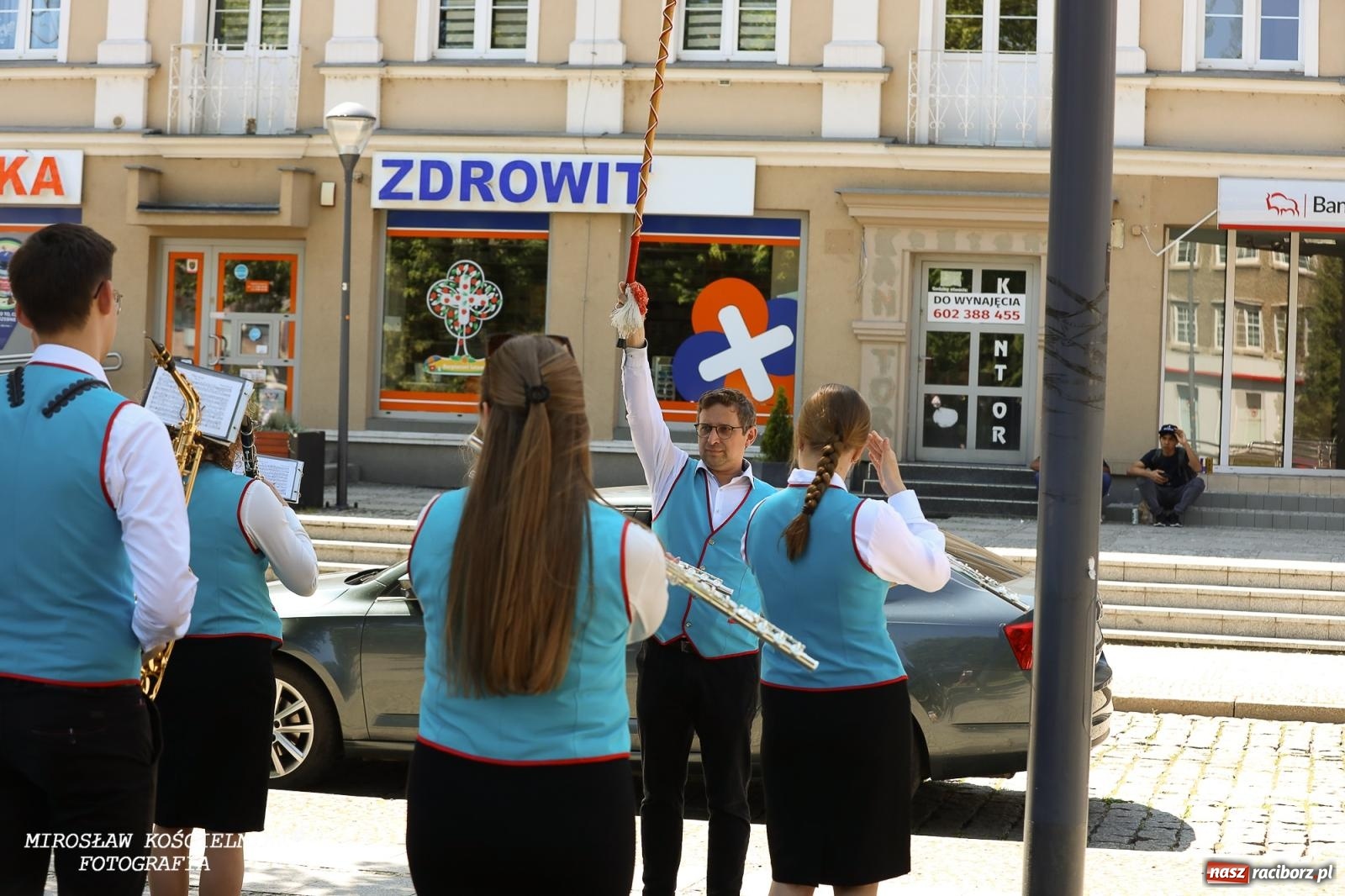 Zdjęcie w galerii na portalu naszraciborz.pl: Śląska mozaika na zamku. Korowód i barwy kultur na dziedzińcu Piastów wiadomości z regionu