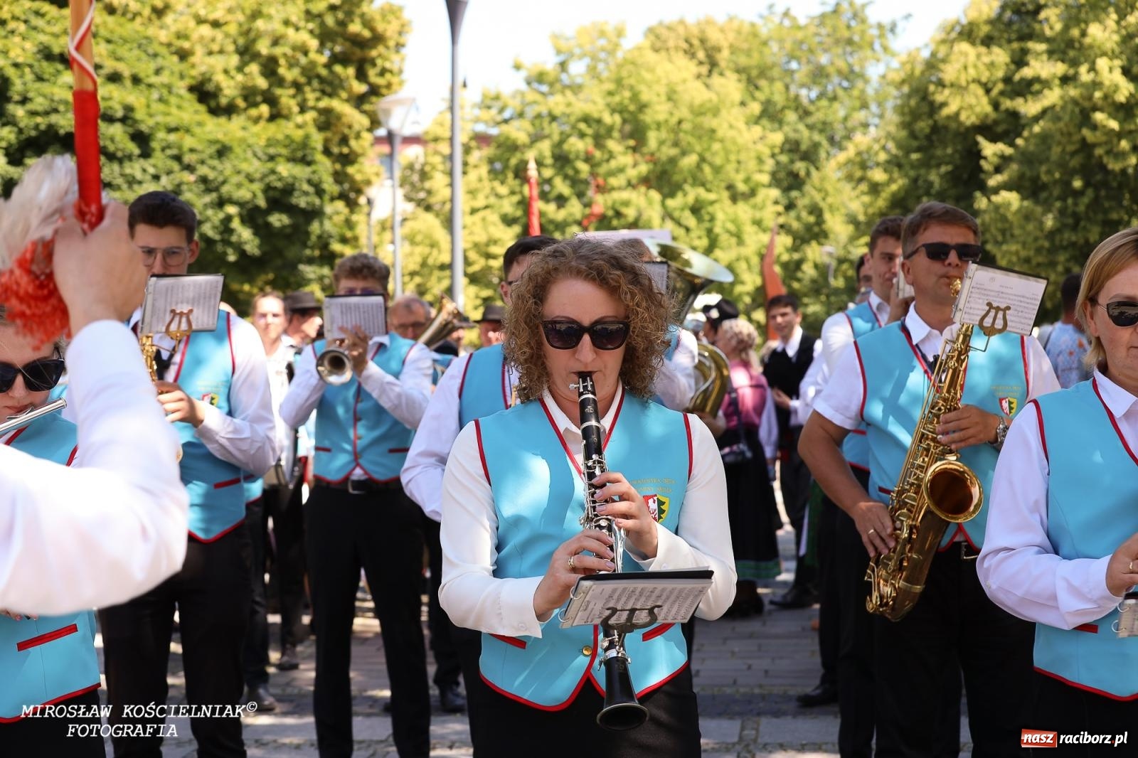 Zdjęcie w galerii na portalu naszraciborz.pl: Śląska mozaika na zamku. Korowód i barwy kultur na dziedzińcu Piastów wiadomości z regionu