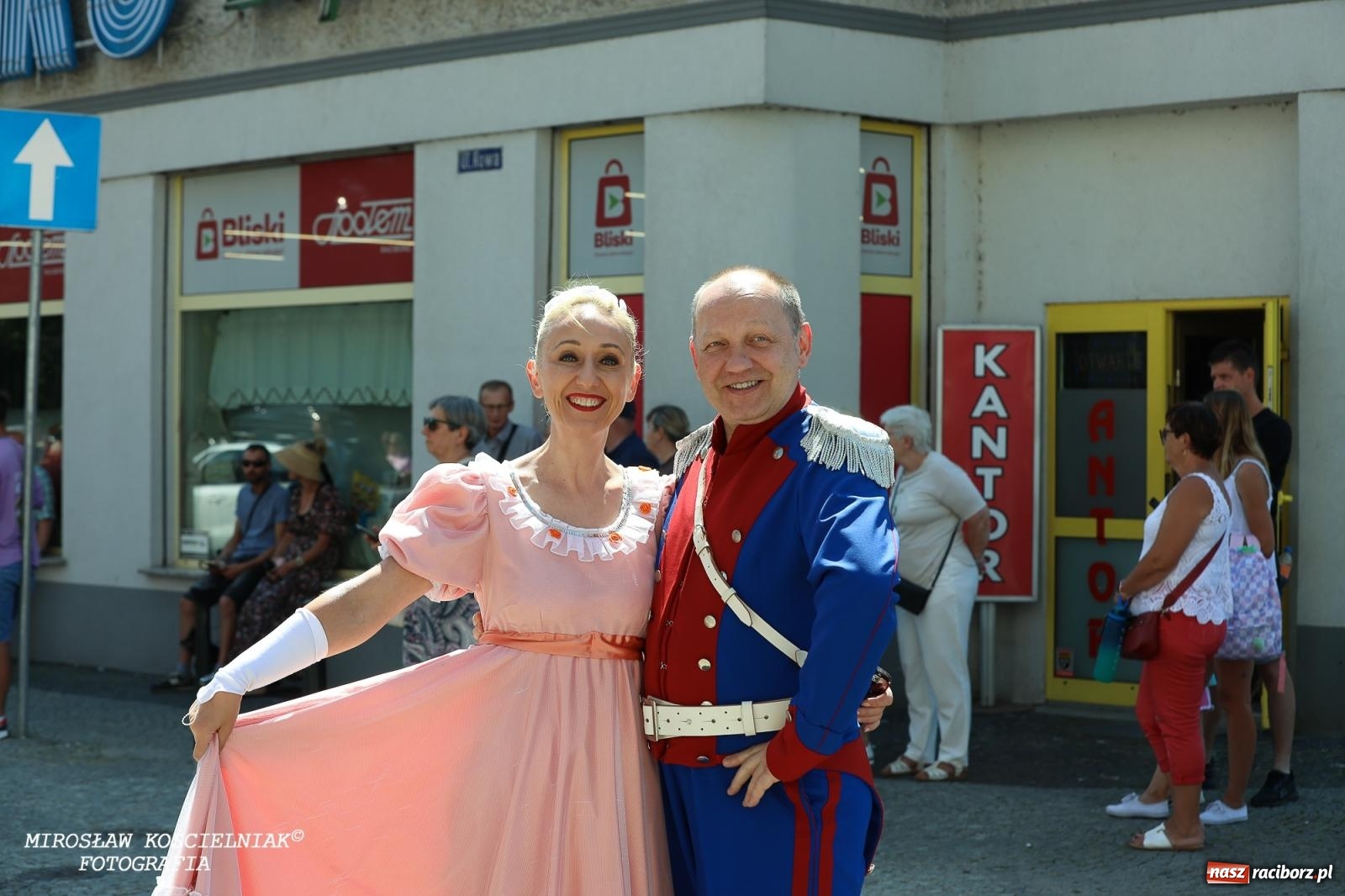 Zdjęcie w galerii na portalu naszraciborz.pl: Śląska mozaika na zamku. Korowód i barwy kultur na dziedzińcu Piastów wiadomości z regionu