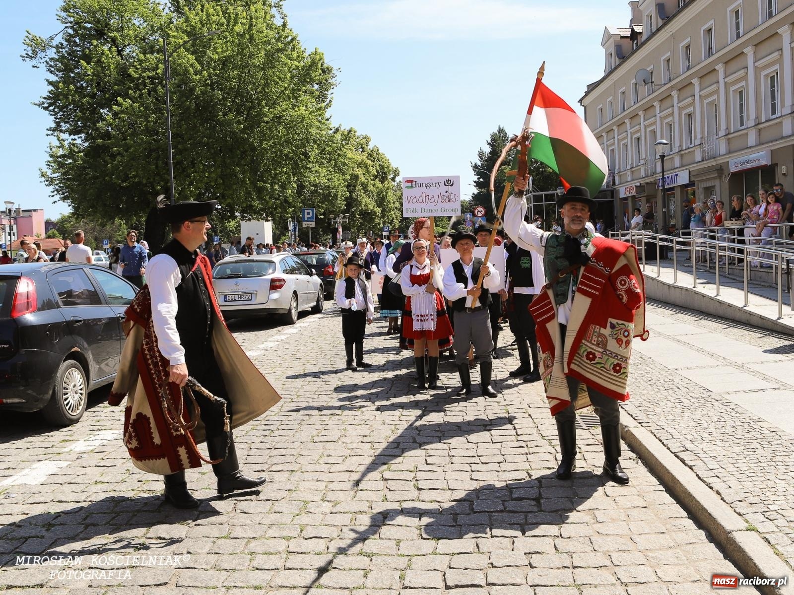 Zdjęcie w galerii na portalu naszraciborz.pl: Śląska mozaika na zamku. Korowód i barwy kultur na dziedzińcu Piastów wiadomości z regionu