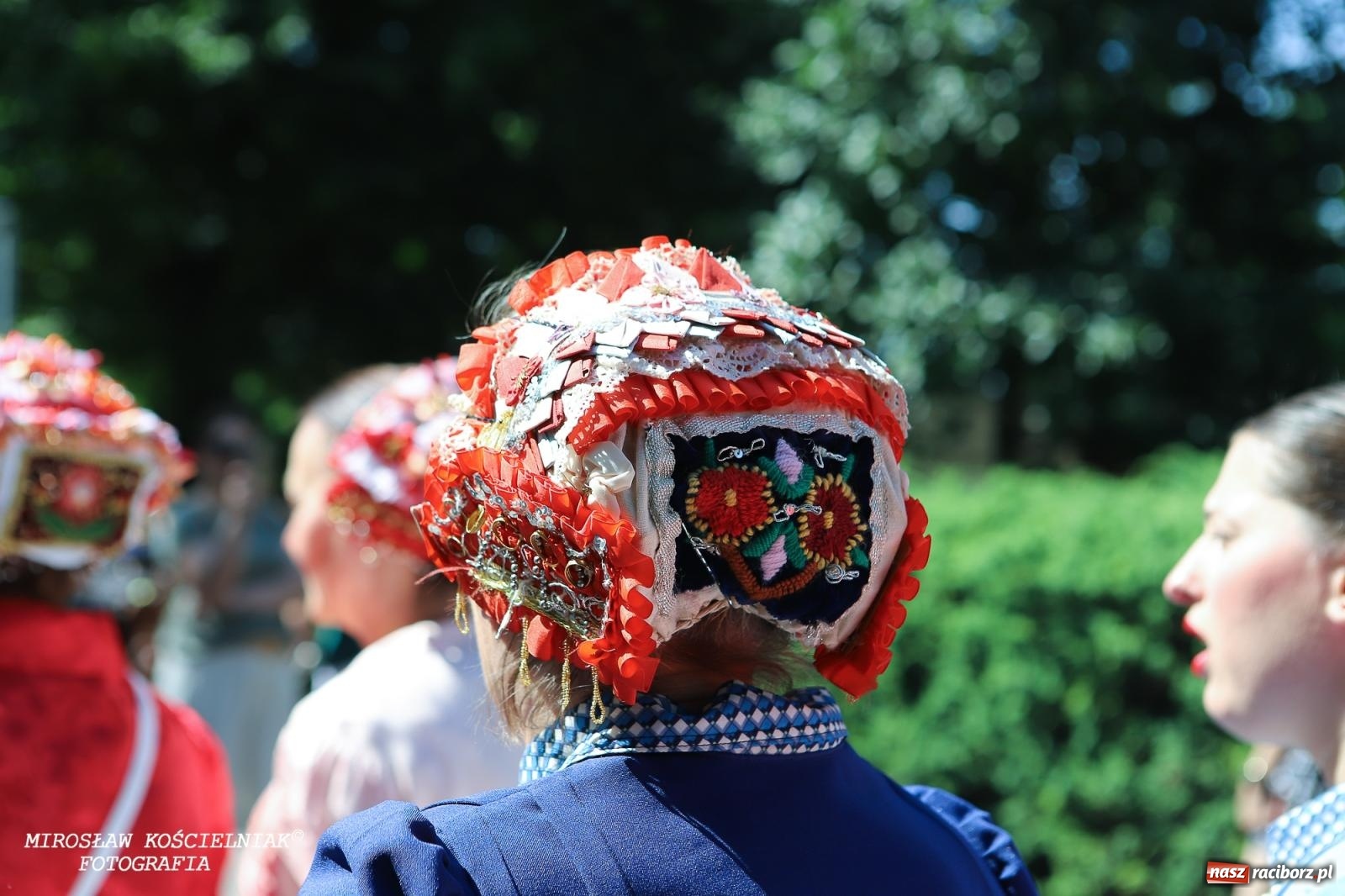 Zdjęcie w galerii na portalu naszraciborz.pl: Śląska mozaika na zamku. Korowód i barwy kultur na dziedzińcu Piastów wiadomości z regionu