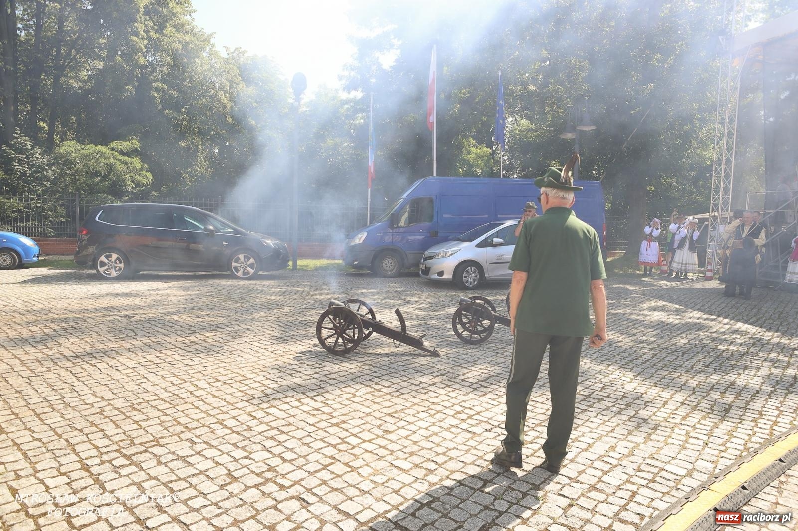 Zdjęcie w galerii na portalu naszraciborz.pl: Śląska mozaika na zamku. Korowód i barwy kultur na dziedzińcu Piastów wiadomości z regionu