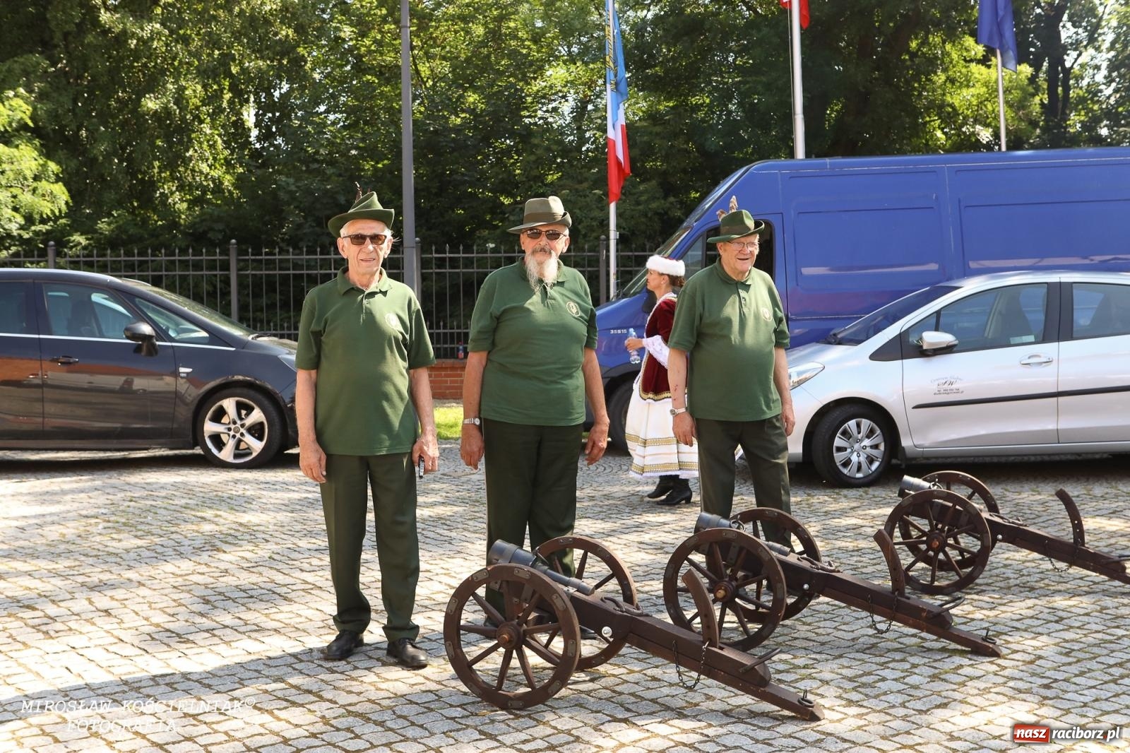 Zdjęcie w galerii na portalu naszraciborz.pl: Śląska mozaika na zamku. Korowód i barwy kultur na dziedzińcu Piastów wiadomości z regionu