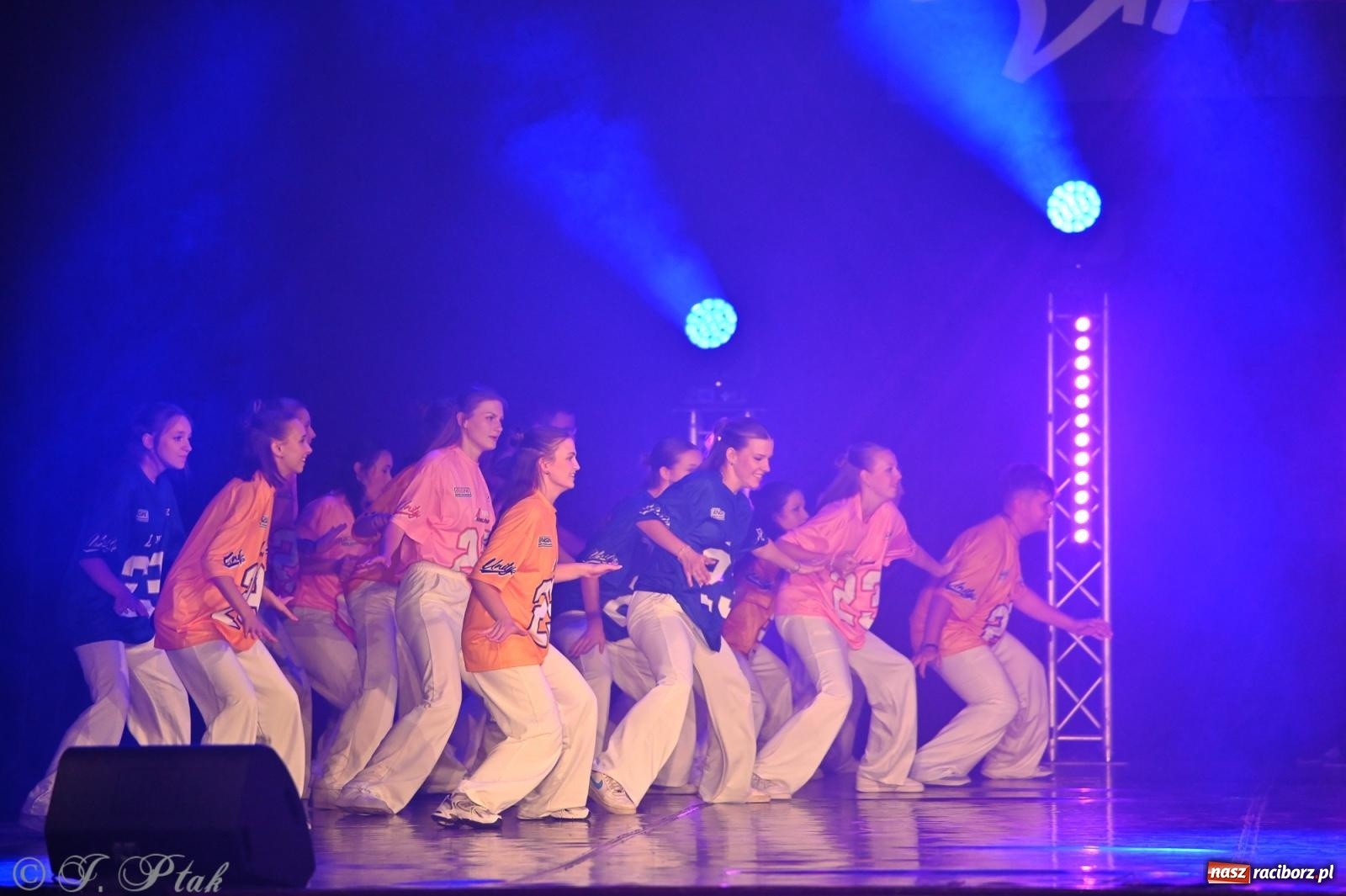 Zdjęcie w galerii na portalu naszraciborz.pl: Oscarowy blask na scenie RCK. Gala SKAZY oczarowała publiczność wiadomości z regionu