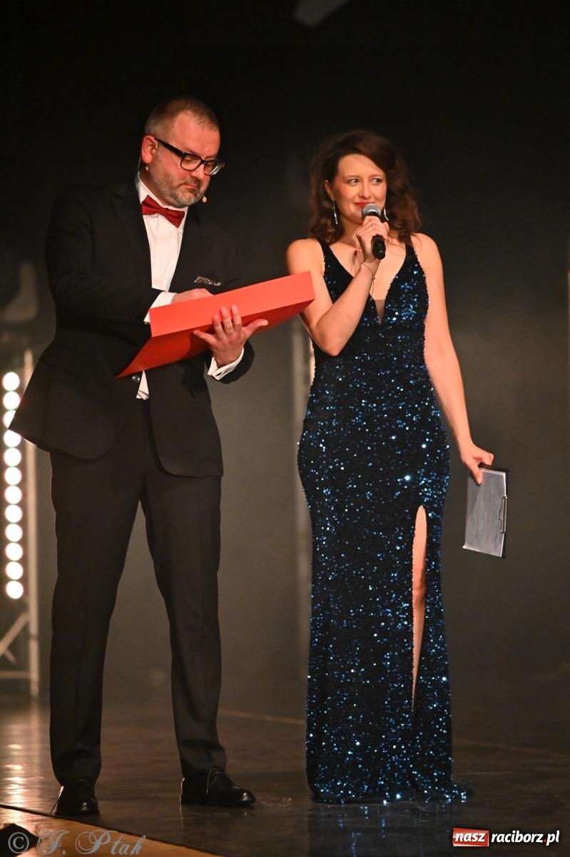 Zdjęcie w galerii na portalu naszraciborz.pl: Oscarowy blask na scenie RCK. Gala SKAZY oczarowała publiczność wiadomości z regionu