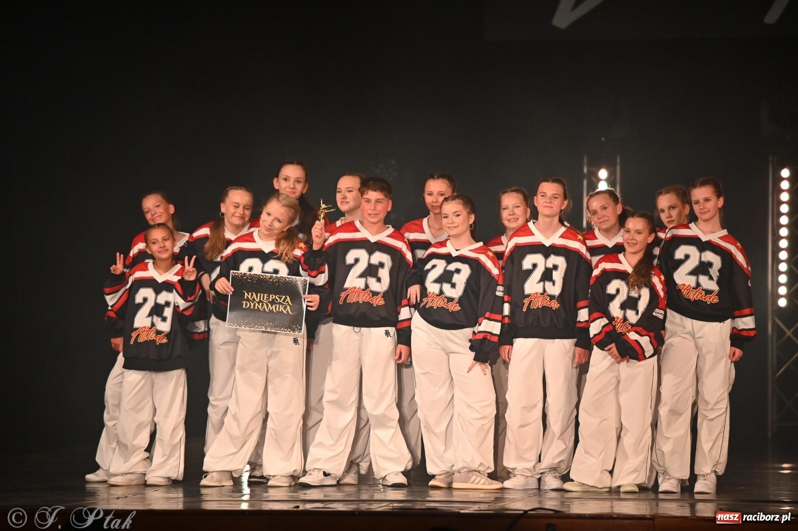 Zdjęcie w galerii na portalu naszraciborz.pl: Oscarowy blask na scenie RCK. Gala SKAZY oczarowała publiczność wiadomości z regionu