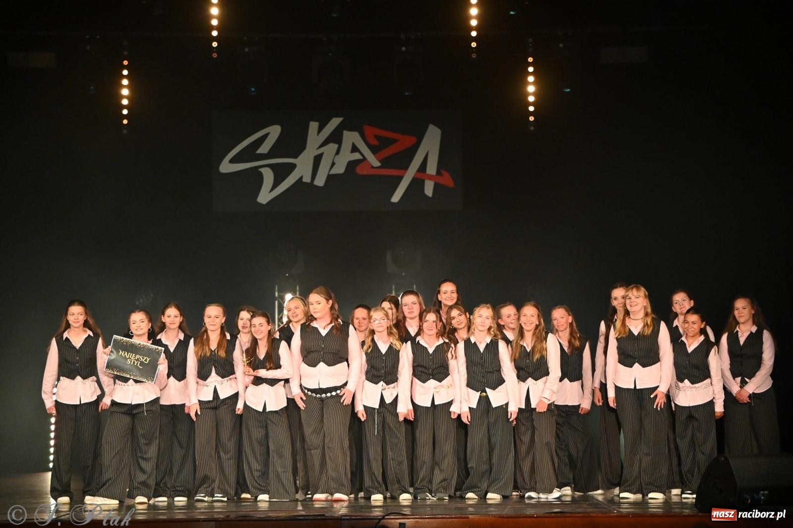 Zdjęcie w galerii na portalu naszraciborz.pl: Oscarowy blask na scenie RCK. Gala SKAZY oczarowała publiczność wiadomości z regionu