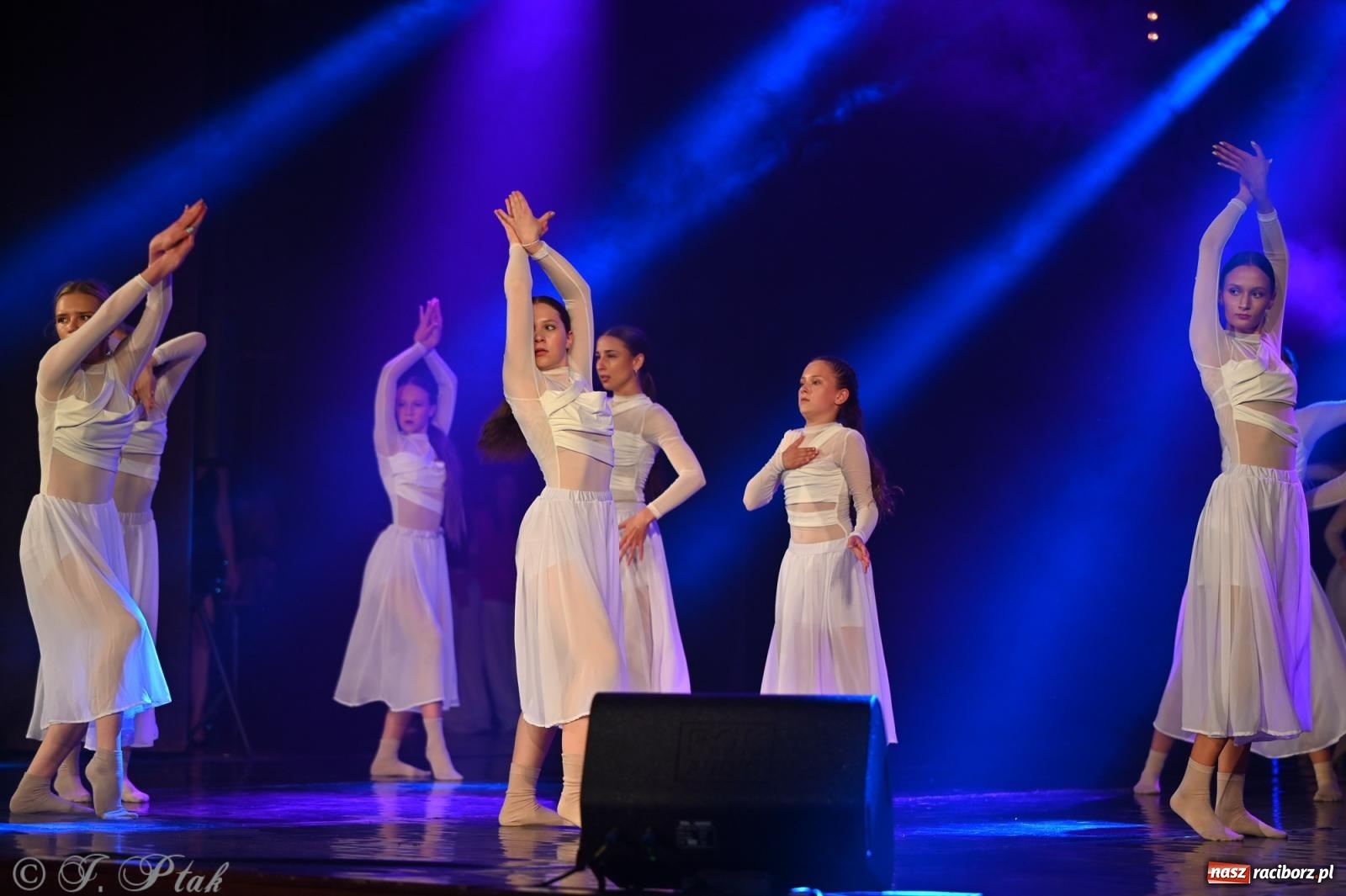 Zdjęcie w galerii na portalu naszraciborz.pl: Oscarowy blask na scenie RCK. Gala SKAZY oczarowała publiczność wiadomości z regionu