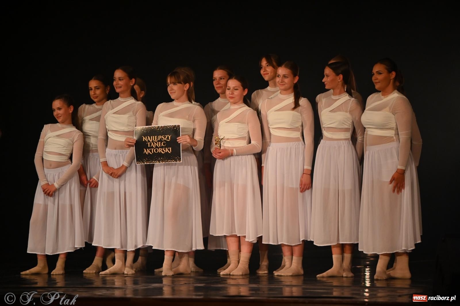Zdjęcie w galerii na portalu naszraciborz.pl: Oscarowy blask na scenie RCK. Gala SKAZY oczarowała publiczność wiadomości z regionu