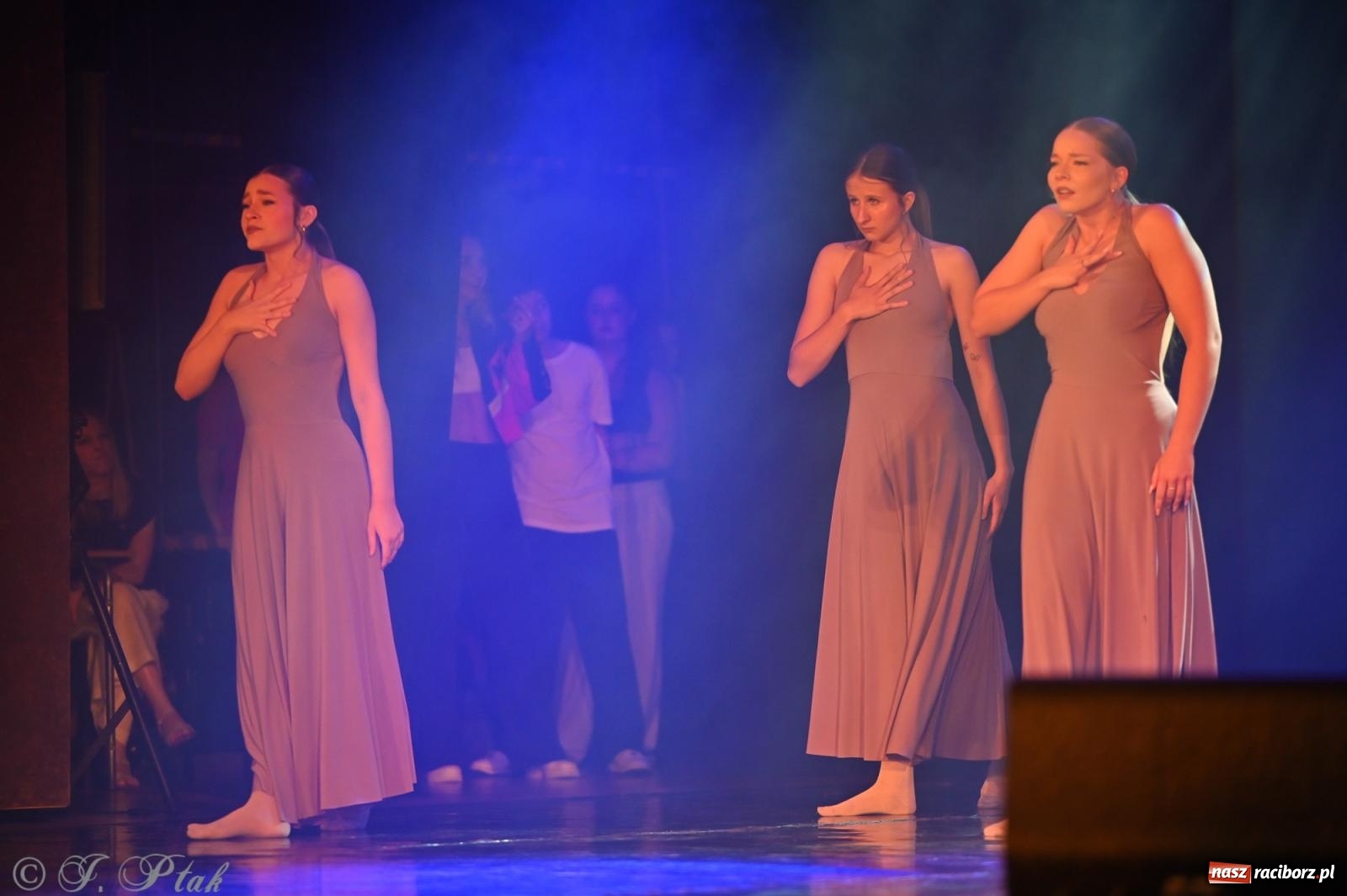 Zdjęcie w galerii na portalu naszraciborz.pl: Oscarowy blask na scenie RCK. Gala SKAZY oczarowała publiczność wiadomości z regionu