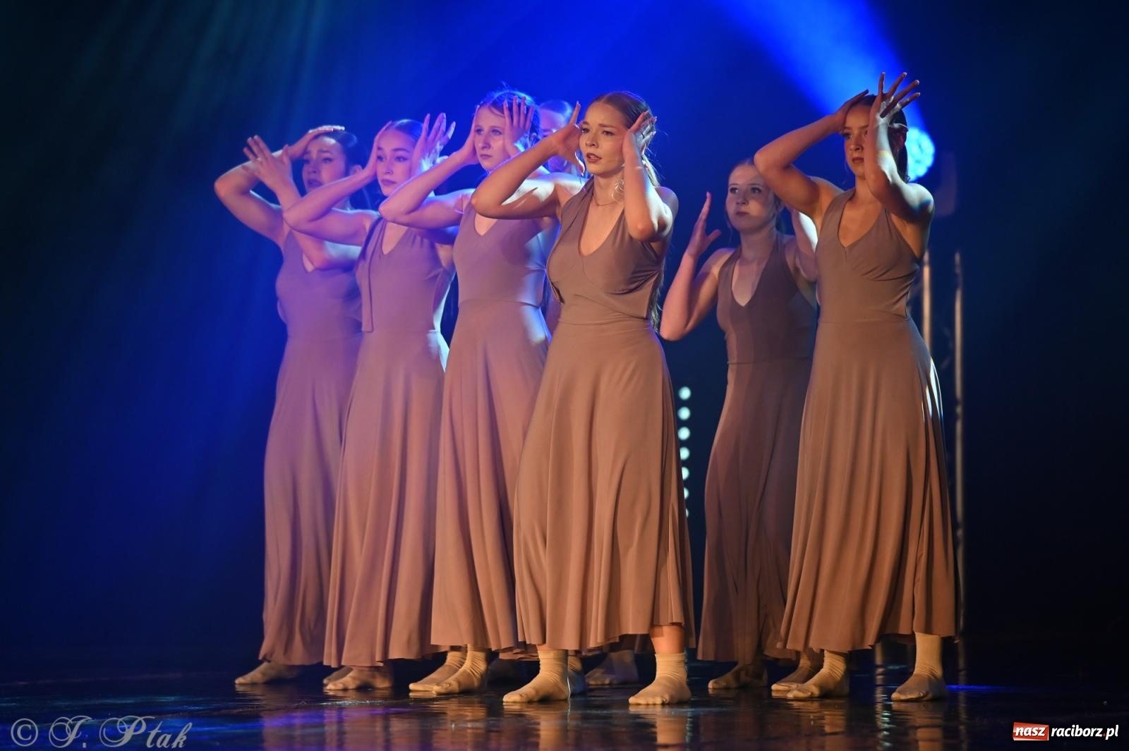 Zdjęcie w galerii na portalu naszraciborz.pl: Oscarowy blask na scenie RCK. Gala SKAZY oczarowała publiczność wiadomości z regionu