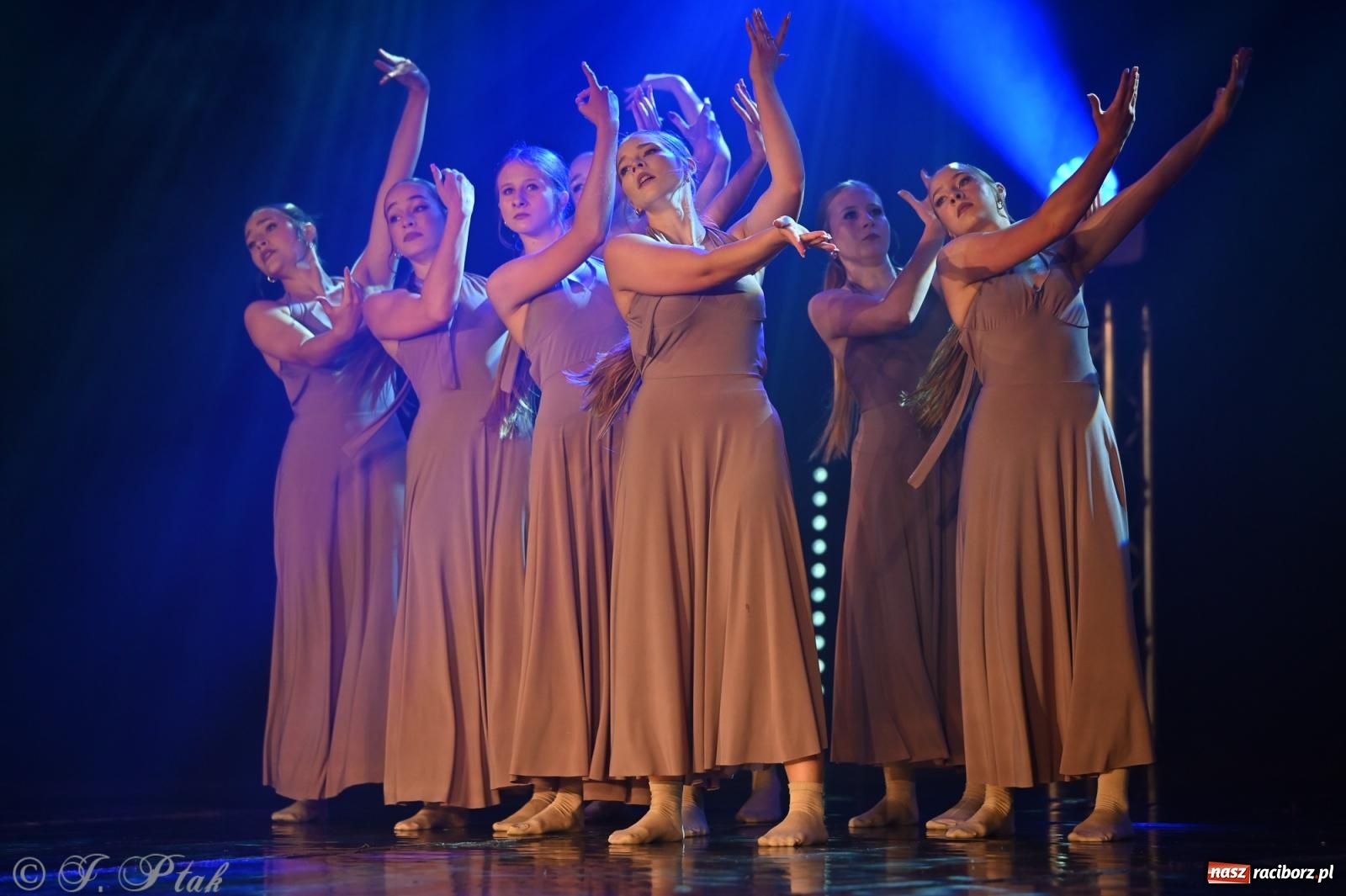 Zdjęcie w galerii na portalu naszraciborz.pl: Oscarowy blask na scenie RCK. Gala SKAZY oczarowała publiczność wiadomości z regionu