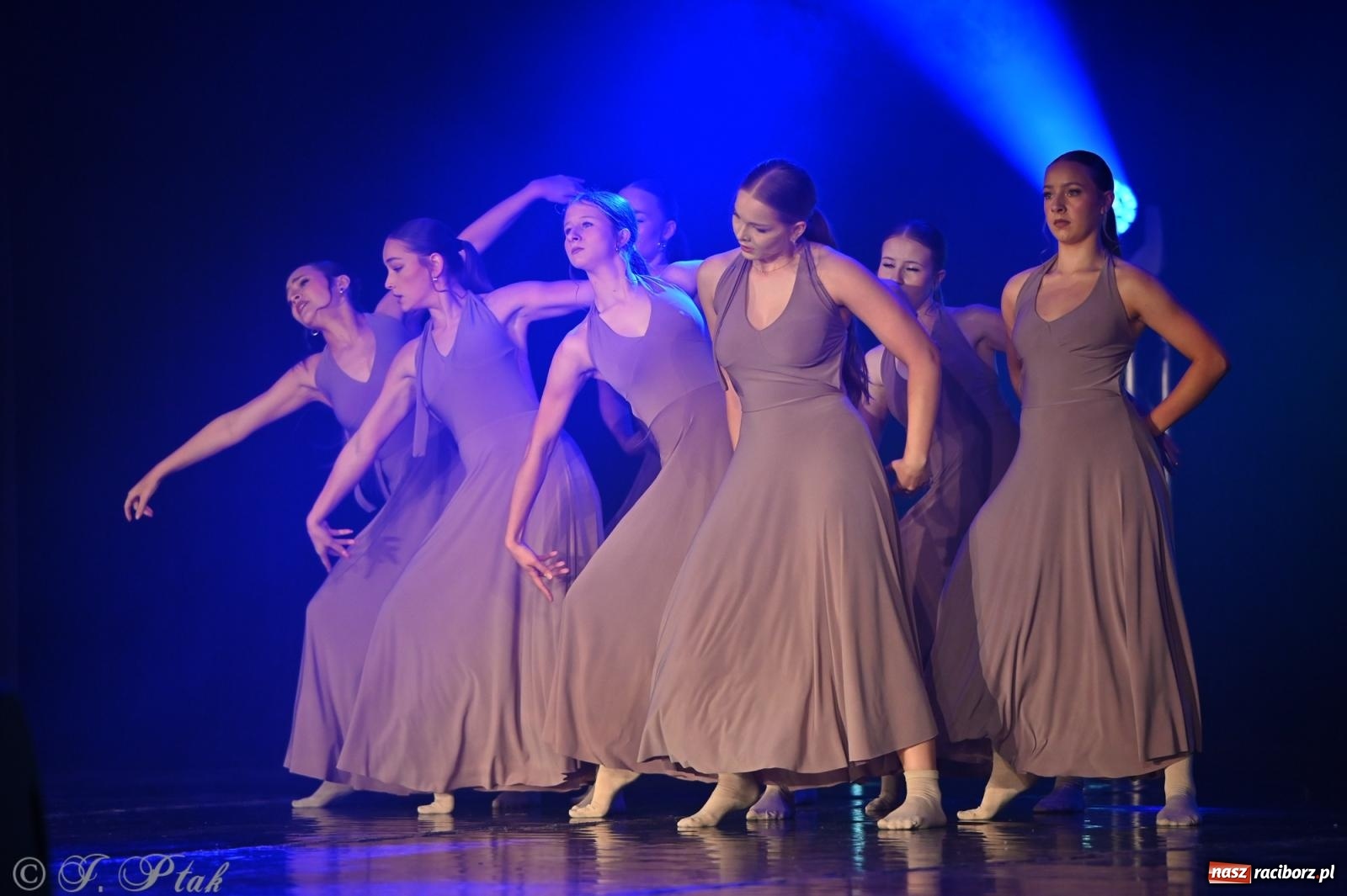 Zdjęcie w galerii na portalu naszraciborz.pl: Oscarowy blask na scenie RCK. Gala SKAZY oczarowała publiczność wiadomości z regionu