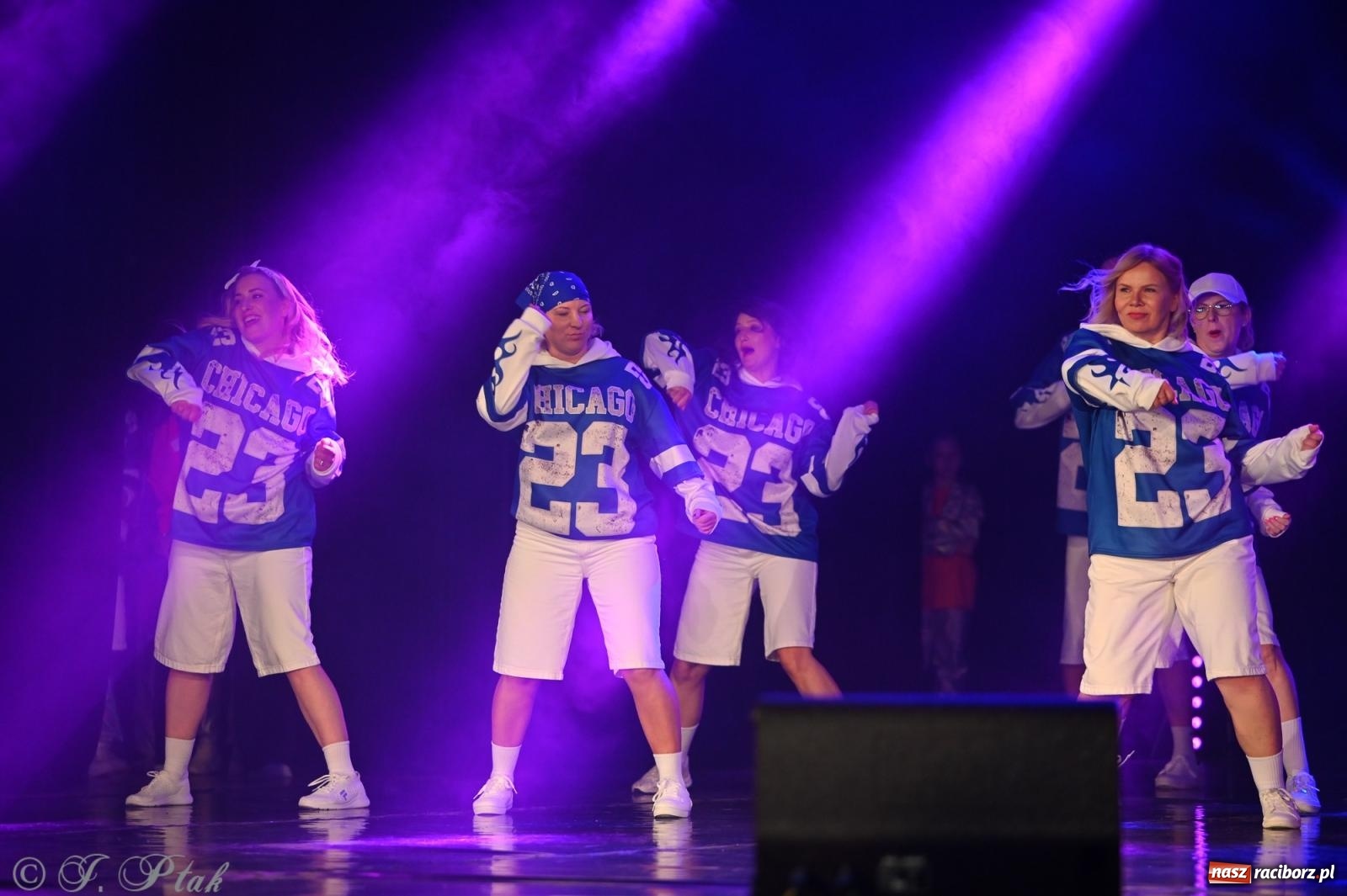 Zdjęcie w galerii na portalu naszraciborz.pl: Oscarowy blask na scenie RCK. Gala SKAZY oczarowała publiczność wiadomości z regionu