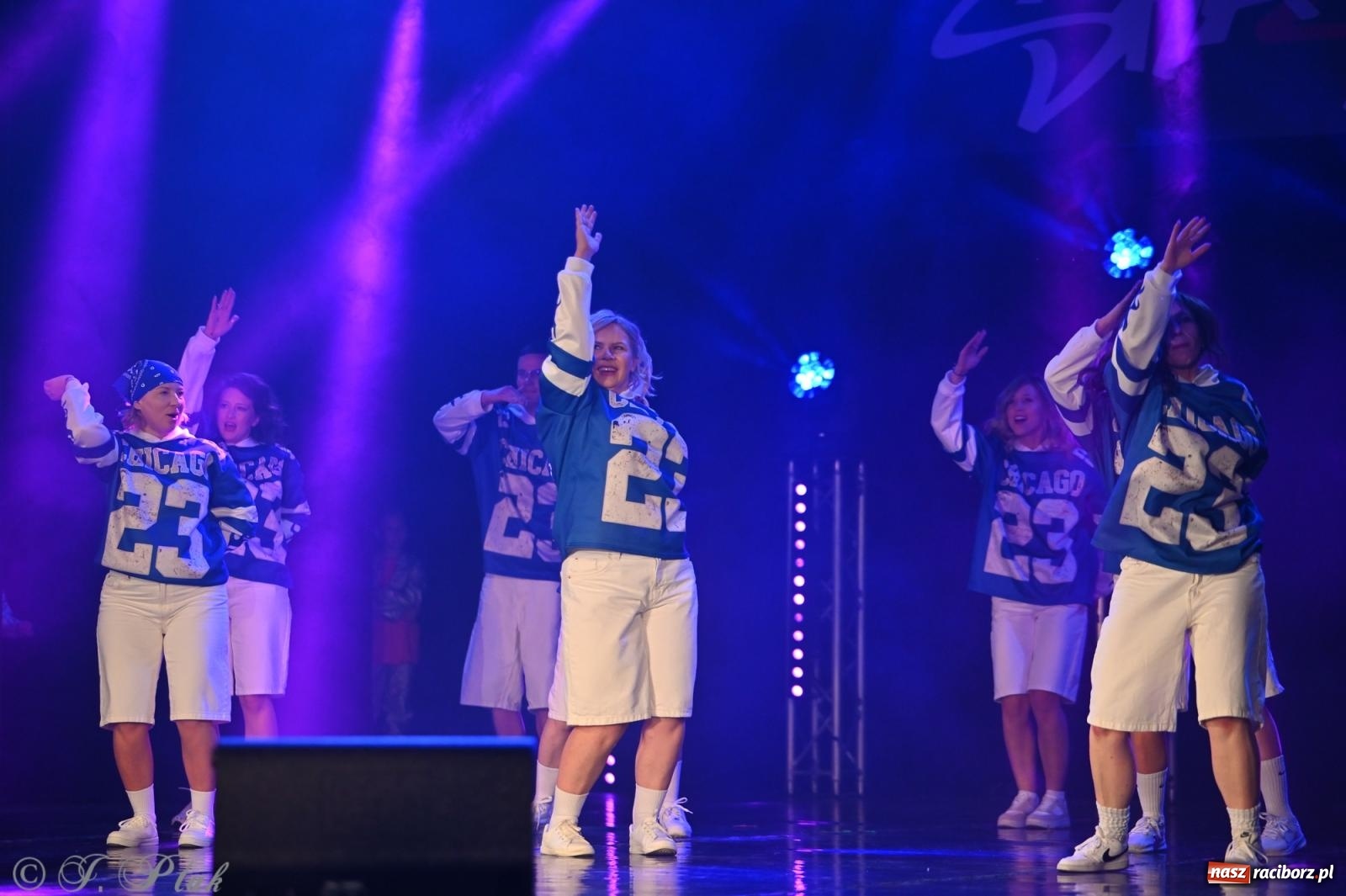 Zdjęcie w galerii na portalu naszraciborz.pl: Oscarowy blask na scenie RCK. Gala SKAZY oczarowała publiczność wiadomości z regionu