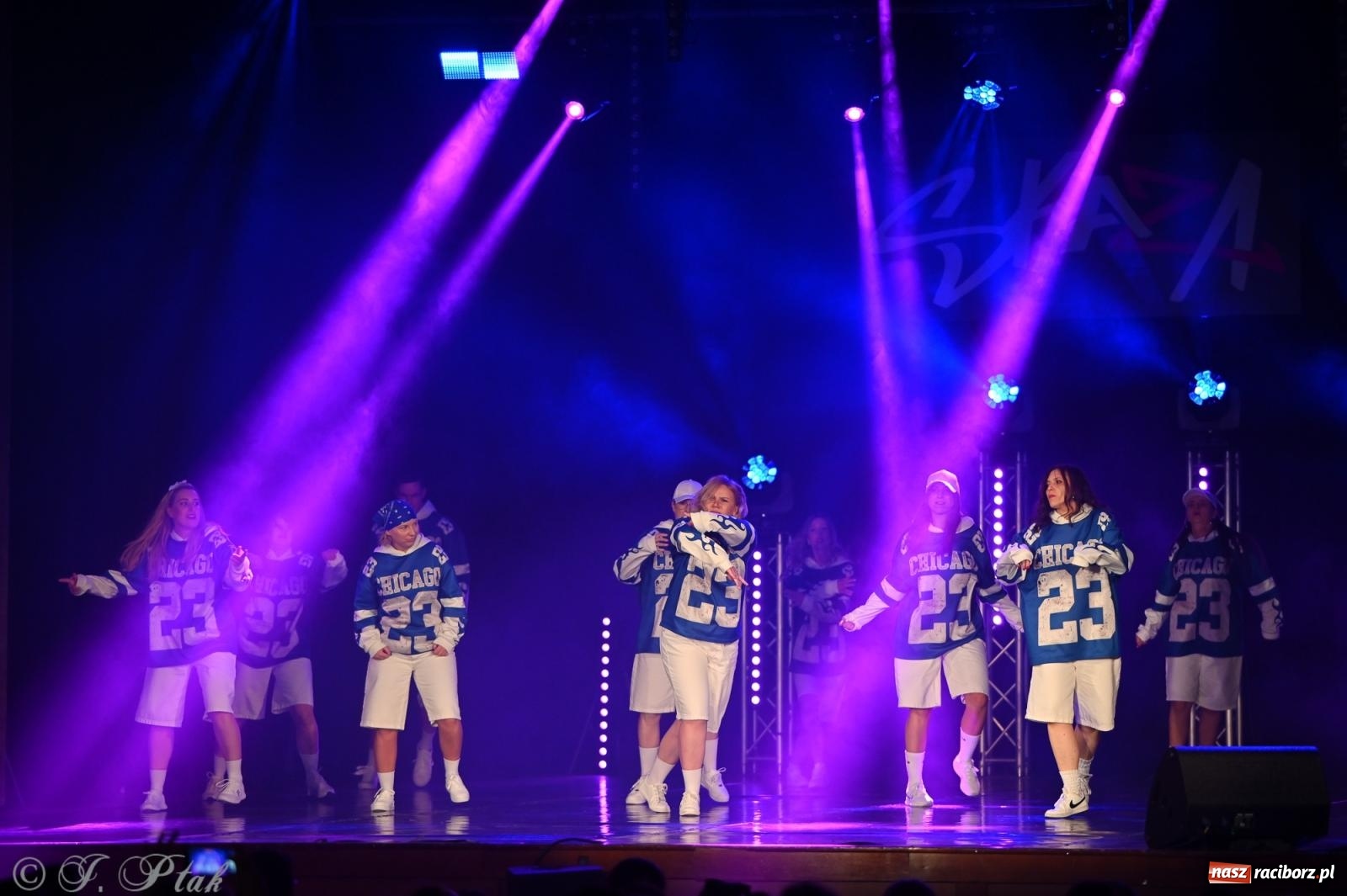 Zdjęcie w galerii na portalu naszraciborz.pl: Oscarowy blask na scenie RCK. Gala SKAZY oczarowała publiczność wiadomości z regionu