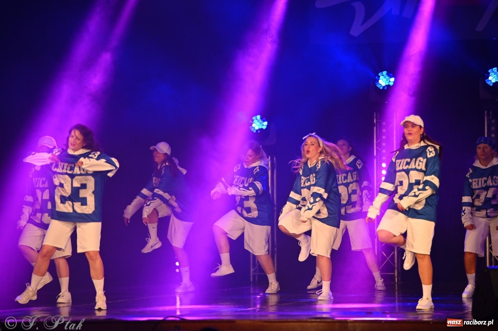 Zdjęcie w galerii na portalu naszraciborz.pl: Oscarowy blask na scenie RCK. Gala SKAZY oczarowała publiczność wiadomości z regionu