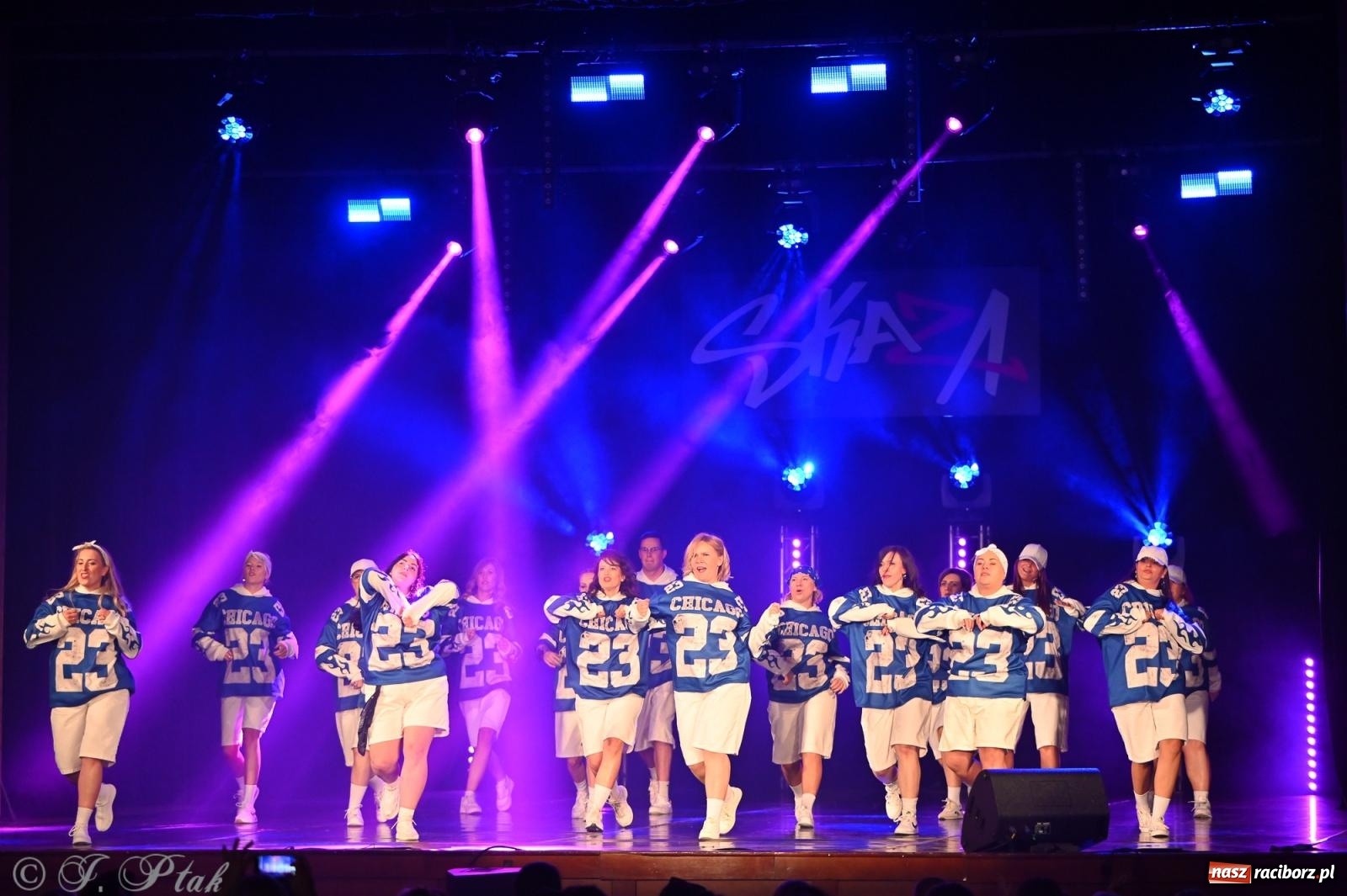 Zdjęcie w galerii na portalu naszraciborz.pl: Oscarowy blask na scenie RCK. Gala SKAZY oczarowała publiczność wiadomości z regionu