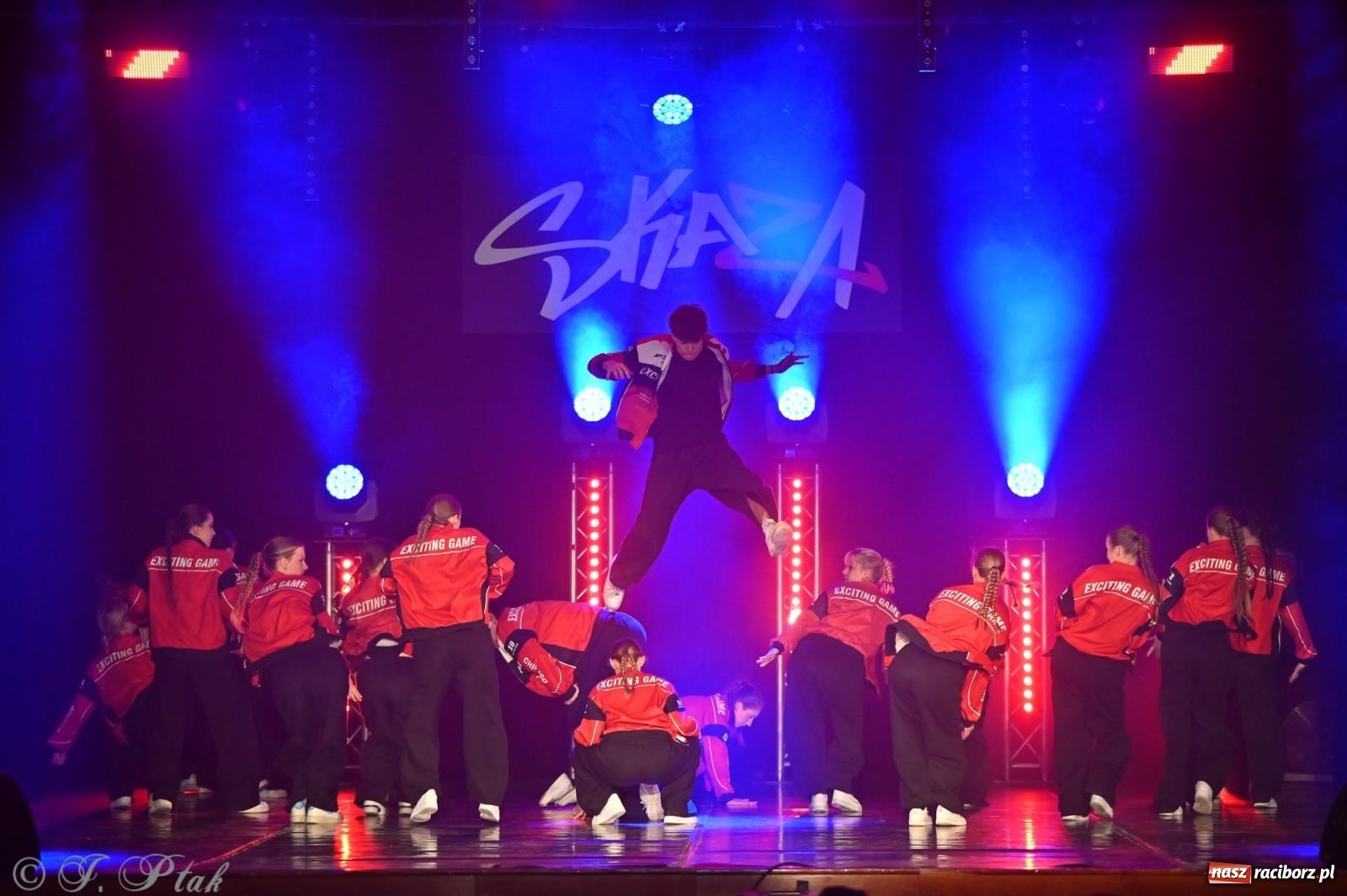 Zdjęcie w galerii na portalu naszraciborz.pl: Oscarowy blask na scenie RCK. Gala SKAZY oczarowała publiczność wiadomości z regionu