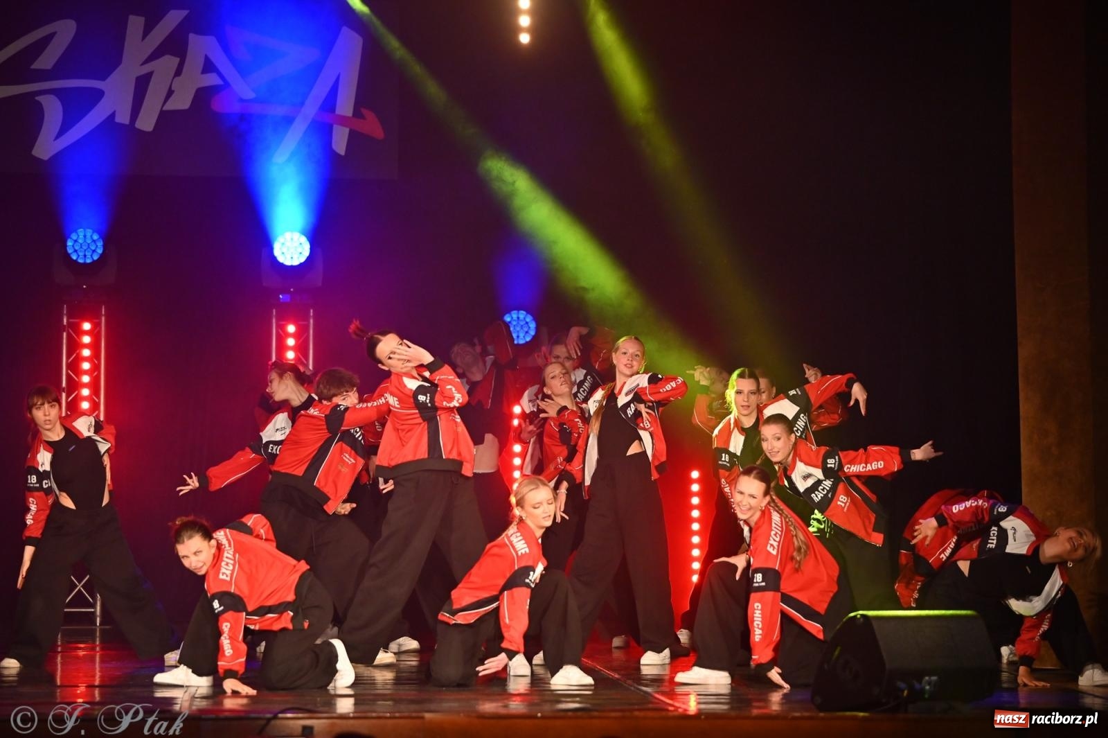 Zdjęcie w galerii na portalu naszraciborz.pl: Oscarowy blask na scenie RCK. Gala SKAZY oczarowała publiczność wiadomości z regionu