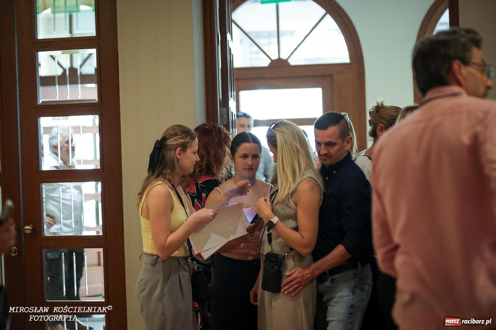 Zdjęcie w galerii na portalu naszraciborz.pl: Oscarowy blask na scenie RCK. Gala SKAZY oczarowała publiczność wiadomości z regionu