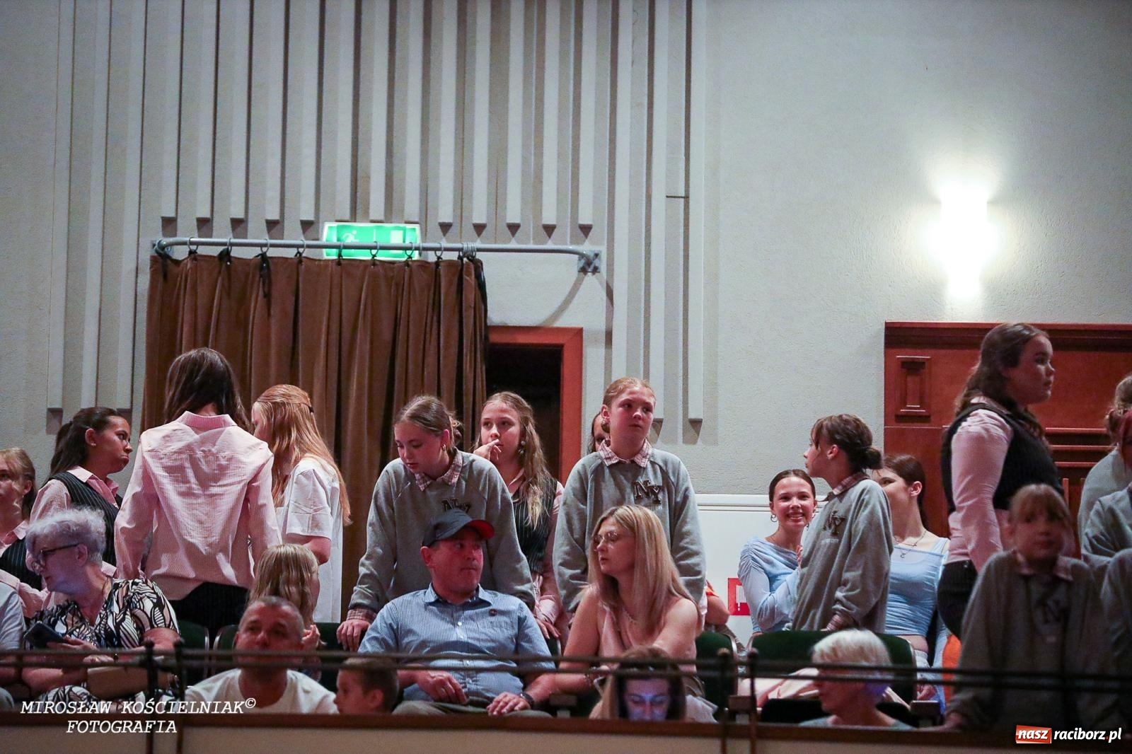 Zdjęcie w galerii na portalu naszraciborz.pl: Oscarowy blask na scenie RCK. Gala SKAZY oczarowała publiczność wiadomości z regionu