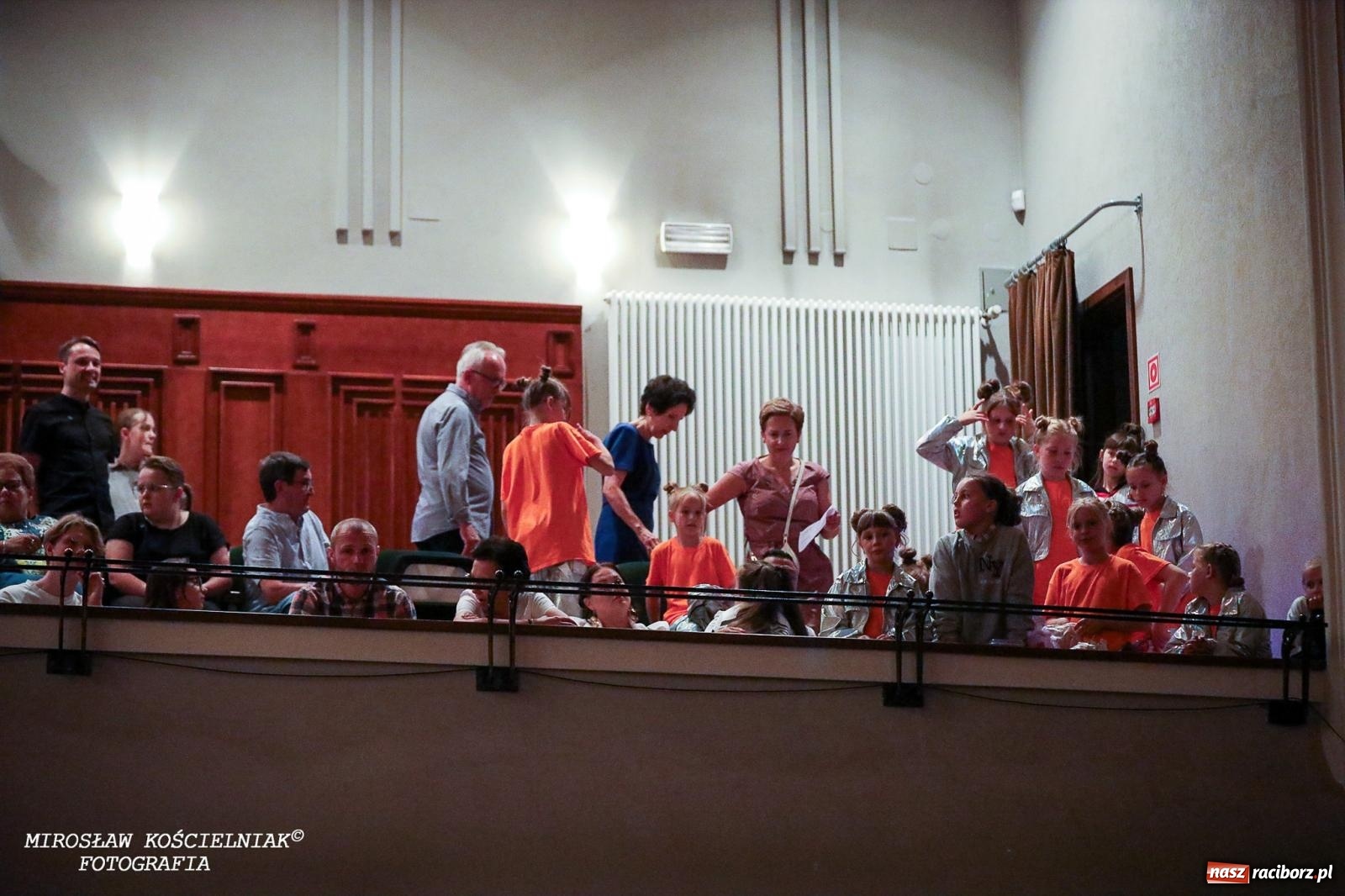 Zdjęcie w galerii na portalu naszraciborz.pl: Oscarowy blask na scenie RCK. Gala SKAZY oczarowała publiczność wiadomości z regionu