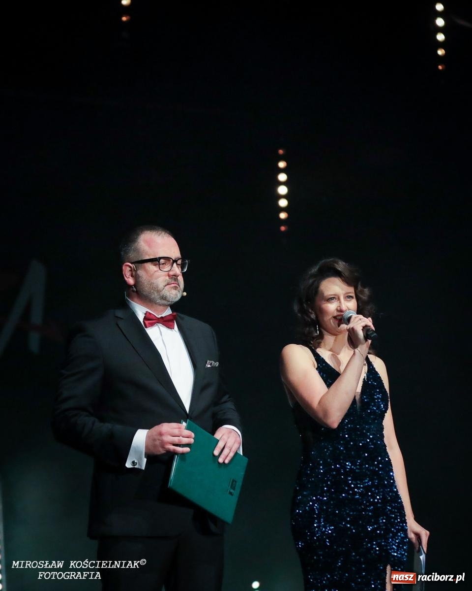 Zdjęcie w galerii na portalu naszraciborz.pl: Oscarowy blask na scenie RCK. Gala SKAZY oczarowała publiczność wiadomości z regionu