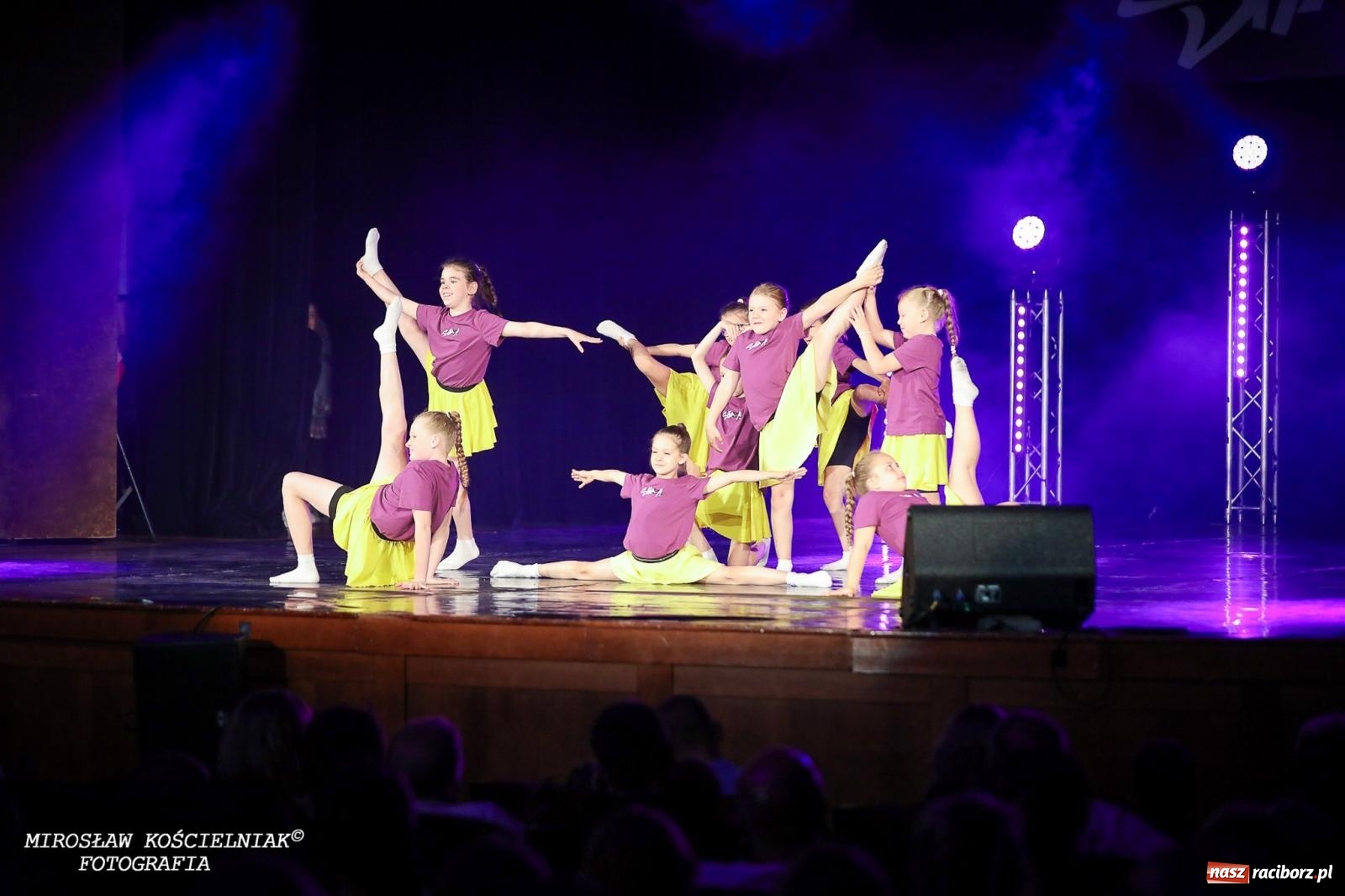 Zdjęcie w galerii na portalu naszraciborz.pl: Oscarowy blask na scenie RCK. Gala SKAZY oczarowała publiczność wiadomości z regionu