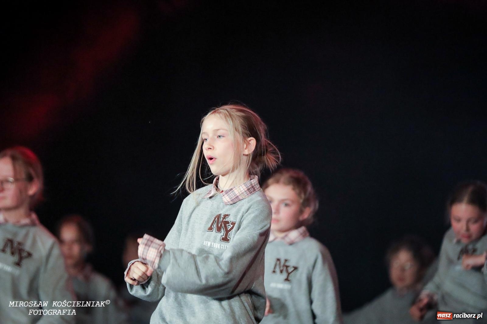 Zdjęcie w galerii na portalu naszraciborz.pl: Oscarowy blask na scenie RCK. Gala SKAZY oczarowała publiczność wiadomości z regionu