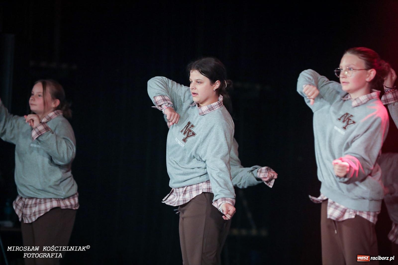 Zdjęcie w galerii na portalu naszraciborz.pl: Oscarowy blask na scenie RCK. Gala SKAZY oczarowała publiczność wiadomości z regionu