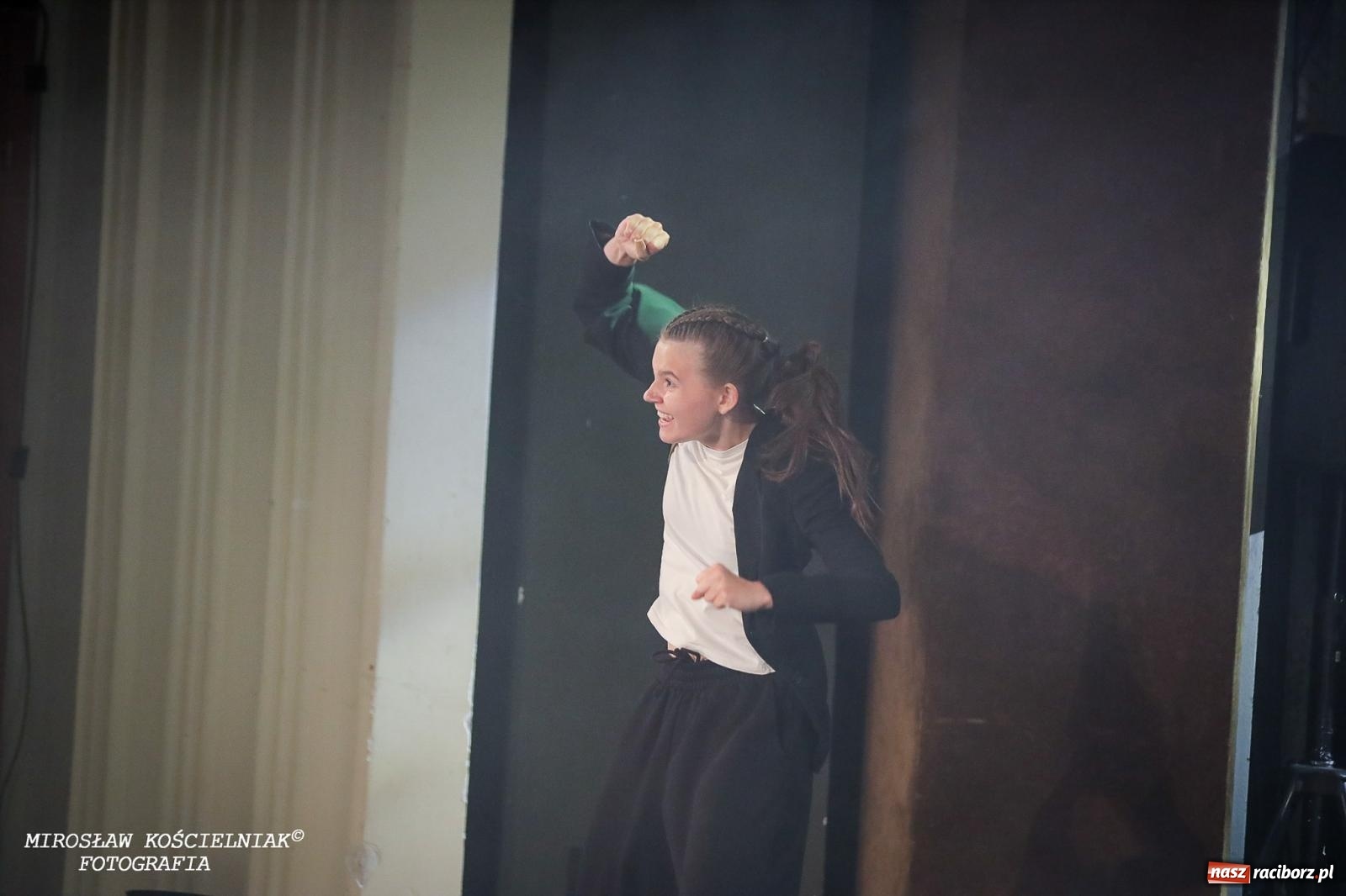 Zdjęcie w galerii na portalu naszraciborz.pl: Oscarowy blask na scenie RCK. Gala SKAZY oczarowała publiczność wiadomości z regionu