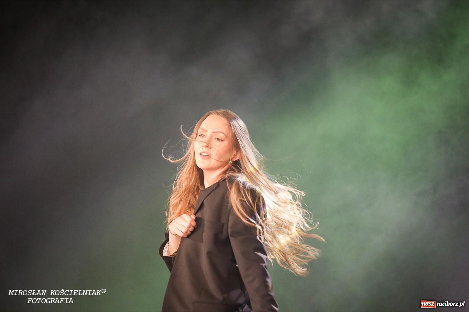 Zdjęcie w galerii na portalu naszraciborz.pl: Oscarowy blask na scenie RCK. Gala SKAZY oczarowała publiczność wiadomości z regionu