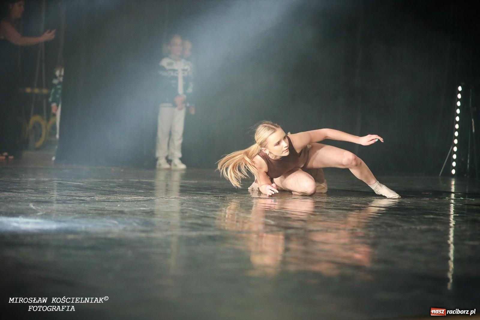 Zdjęcie w galerii na portalu naszraciborz.pl: Oscarowy blask na scenie RCK. Gala SKAZY oczarowała publiczność wiadomości z regionu