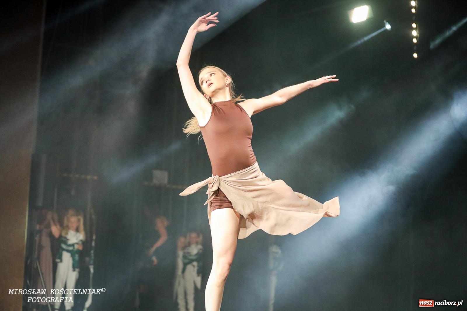 Zdjęcie w galerii na portalu naszraciborz.pl: Oscarowy blask na scenie RCK. Gala SKAZY oczarowała publiczność wiadomości z regionu