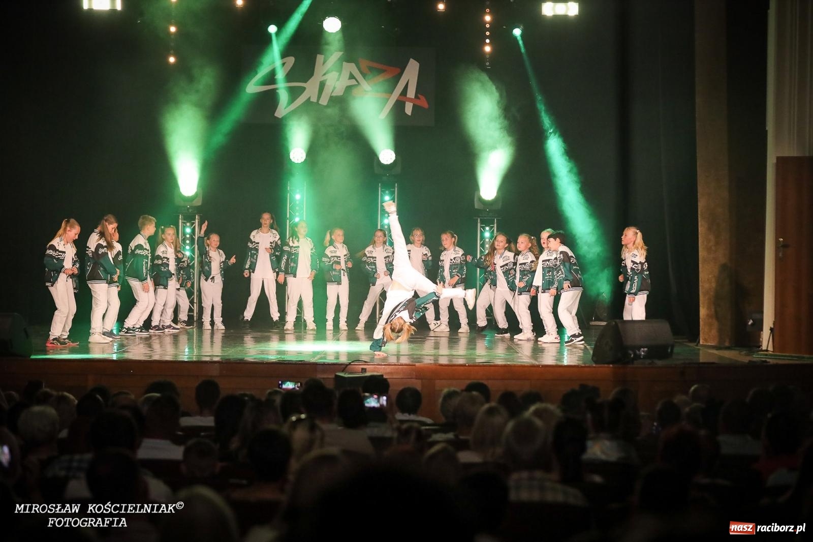 Zdjęcie w galerii na portalu naszraciborz.pl: Oscarowy blask na scenie RCK. Gala SKAZY oczarowała publiczność wiadomości z regionu