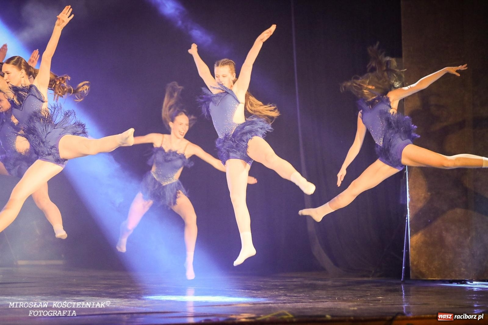 Zdjęcie w galerii na portalu naszraciborz.pl: Oscarowy blask na scenie RCK. Gala SKAZY oczarowała publiczność wiadomości z regionu